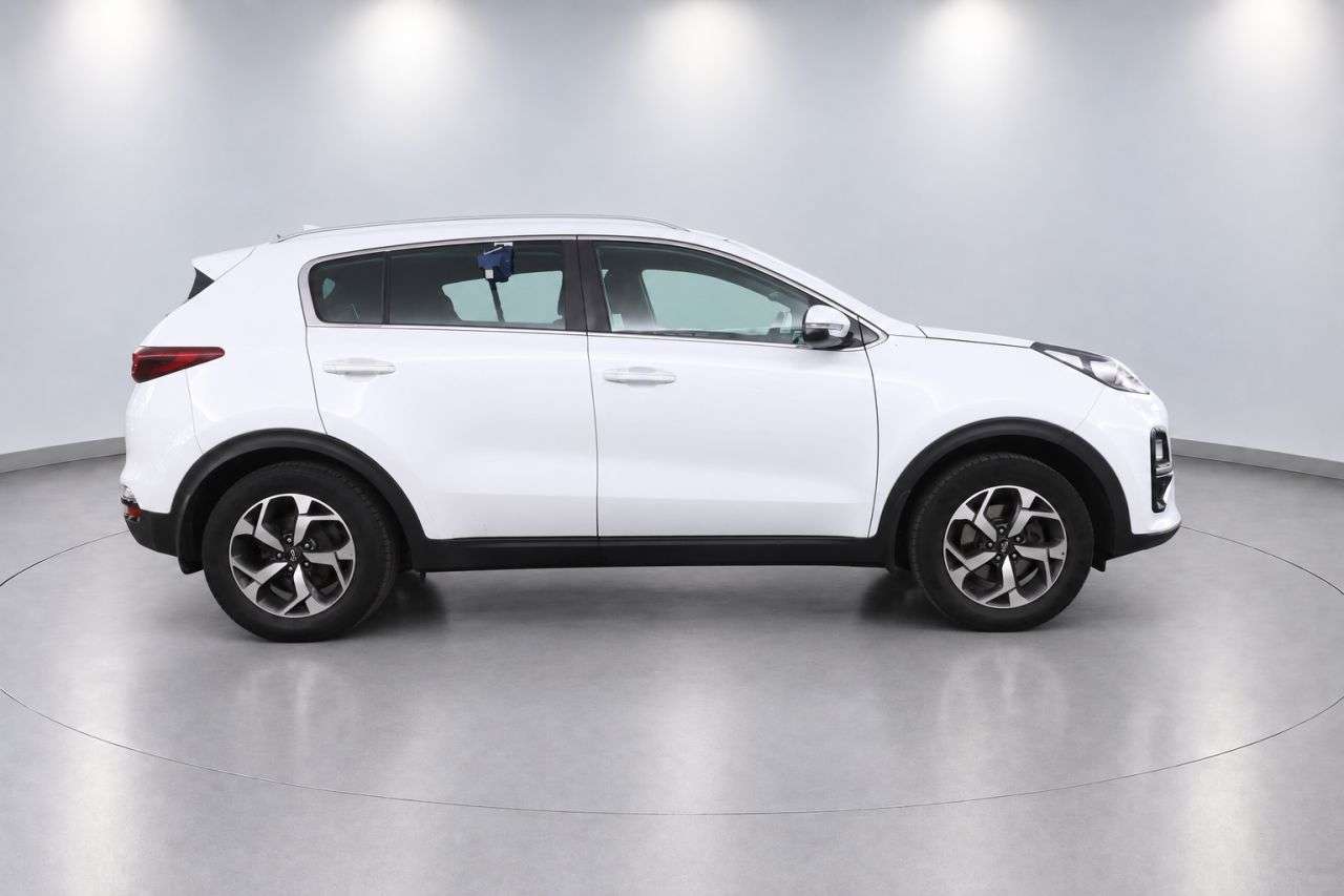 A 2019 KIA SPORTAGE 1.6 GDi 2 SUV 5dr Petrol Manual Euro 6 (s/s) (130 bhp) A 2019 KIA SPORTAGE 1.6 GDi 2 SUV 5dr Petrol Manual Euro 6 (s/s) (130 bhp)