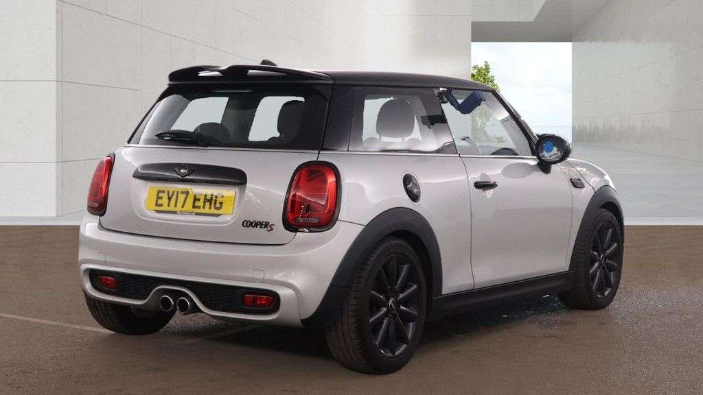 A 2017 MINI HATCH 2.0 Cooper S Hatchback 3dr Petrol Auto Euro 6 (s/s) (192 ps) A 2017 MINI HATCH 2.0 Cooper S Hatchback 3dr Petrol Auto Euro 6 (s/s) (192 ps)