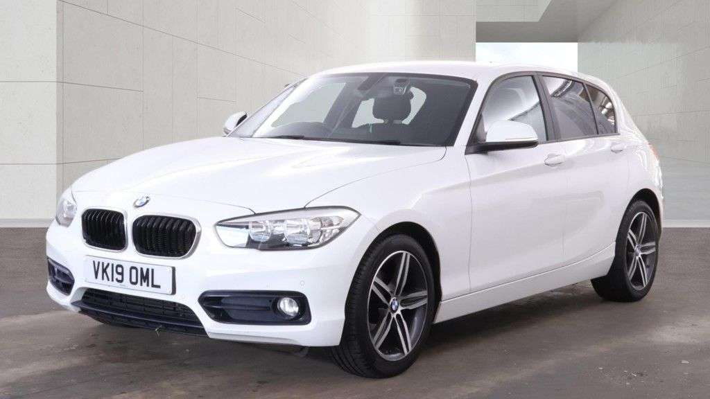 A 2019 BMW 1 SERIES 1.5 118i Sport Hatchback 5dr Petrol Manual Euro 6 (s/s) (136 ps) A 2019 BMW 1 SERIES 1.5 118i Sport Hatchback 5dr Petrol Manual Euro 6 (s/s) (136 ps)