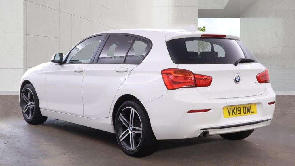 A 2019 BMW 1 SERIES 1.5 118i Sport Hatchback 5dr Petrol Manual Euro 6 (s/s) (136 ps) A 2019 BMW 1 SERIES 1.5 118i Sport Hatchback 5dr Petrol Manual Euro 6 (s/s) (136 ps)