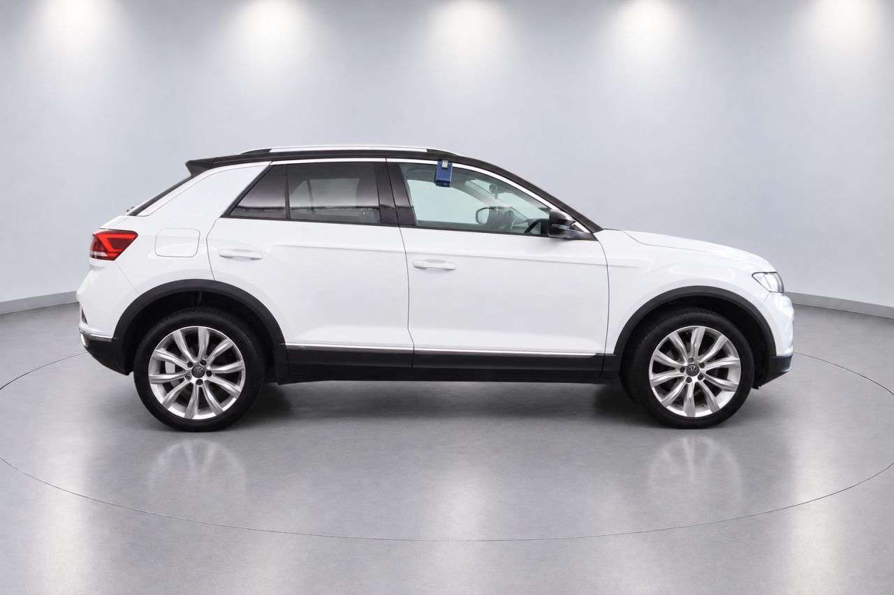 A 2018 VOLKSWAGEN T-ROC 1.5 TSI GPF EVO SEL SUV 5dr Petrol Manual Euro 6 (s/s) (150 ps) A 2018 VOLKSWAGEN T-ROC 1.5 TSI GPF EVO SEL SUV 5dr Petrol Manual Euro 6 (s/s) (150 ps)