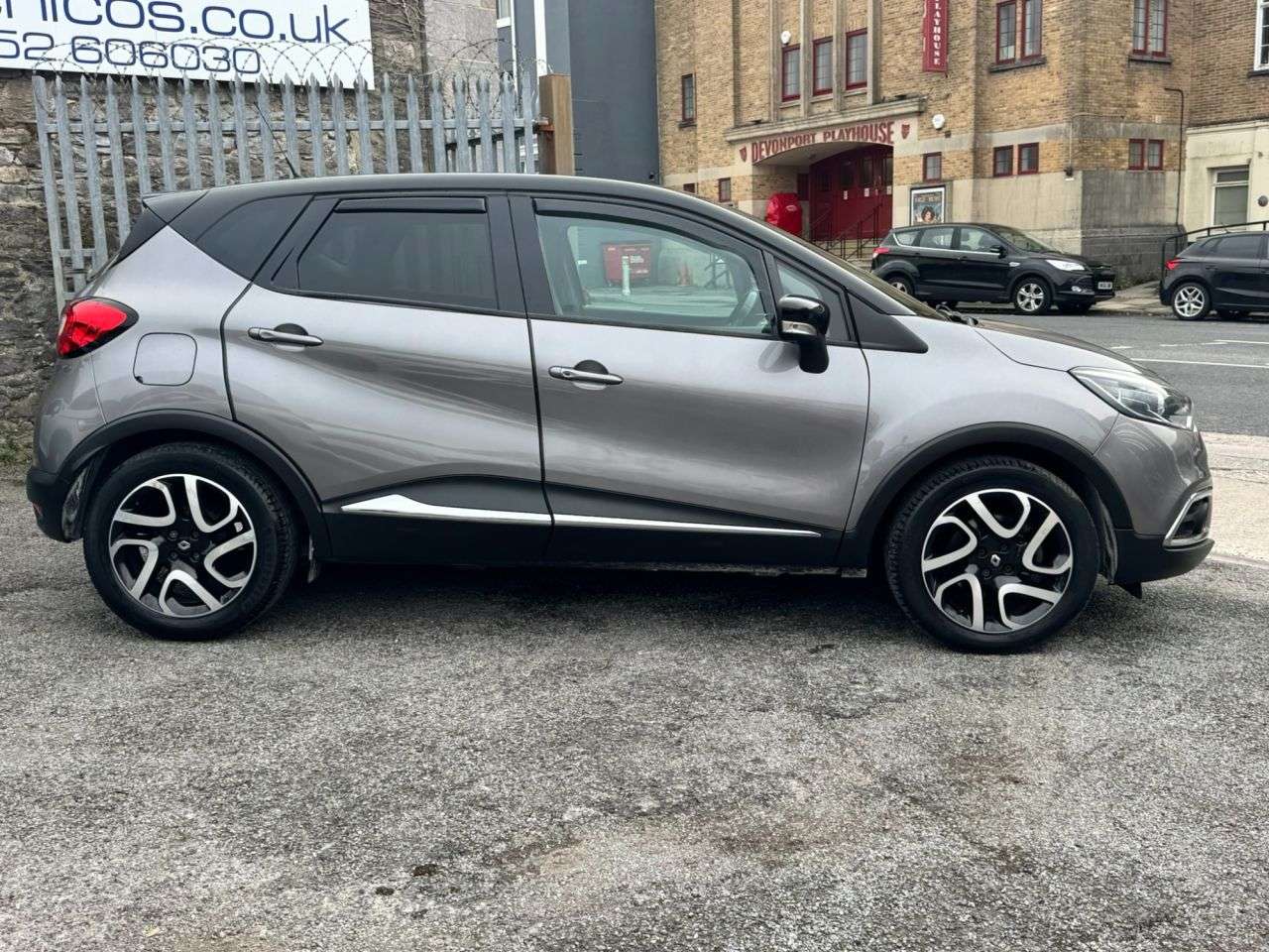 A 2013 RENAULT CAPTUR DIESEL HATCHBACK ENERGY Dynamique S Media NAv A 2013 RENAULT CAPTUR DIESEL HATCHBACK ENERGY Dynamique S Media NAv