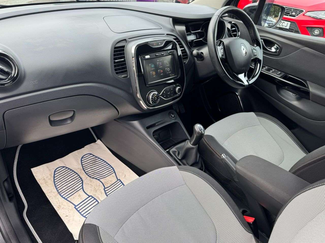 2013 RENAULT CAPTUR DIESEL HATCHBACK 2013 RENAULT CAPTUR DIESEL HATCHBACK