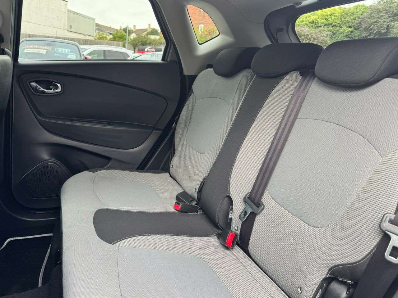 2013 RENAULT CAPTUR DIESEL HATCHBACK 2013 RENAULT CAPTUR DIESEL HATCHBACK