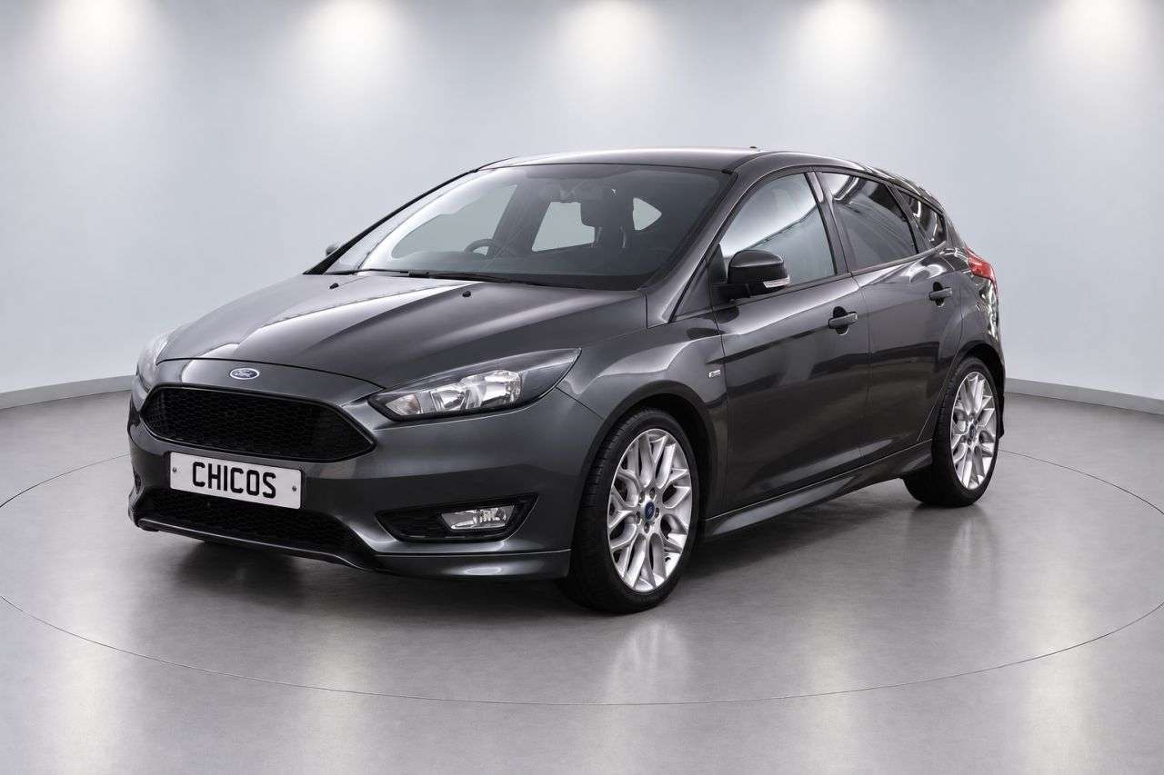 A 2017 FORD FOCUS 1.5 TDCi ST-Line Hatchback 5dr Diesel Powershift Euro 6 (s/s) (120 ps) A 2017 FORD FOCUS 1.5 TDCi ST-Line Hatchback 5dr Diesel Powershift Euro 6 (s/s) (120 ps)