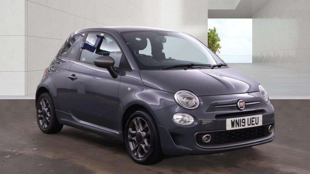 A 2019 FIAT 500 1.2 S Hatchback 3dr Petrol Manual Euro 6 (s/s) (69 bhp) A 2019 FIAT 500 1.2 S Hatchback 3dr Petrol Manual Euro 6 (s/s) (69 bhp)