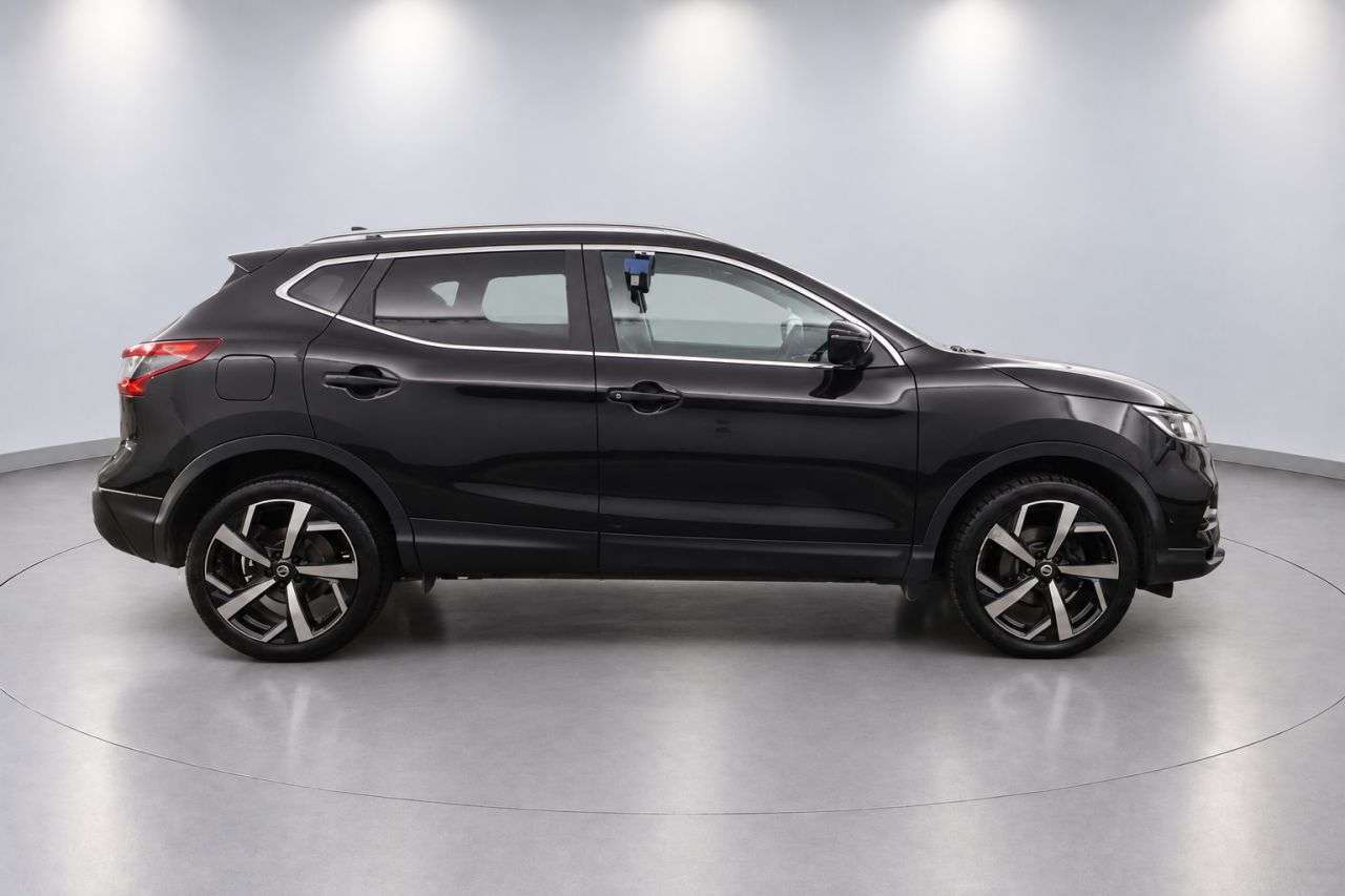 A 2018 NISSAN QASHQAI 1.6 dCi Tekna SUV 5dr Diesel Manual Euro 6 (s/s) (130 ps) A 2018 NISSAN QASHQAI 1.6 dCi Tekna SUV 5dr Diesel Manual Euro 6 (s/s) (130 ps)