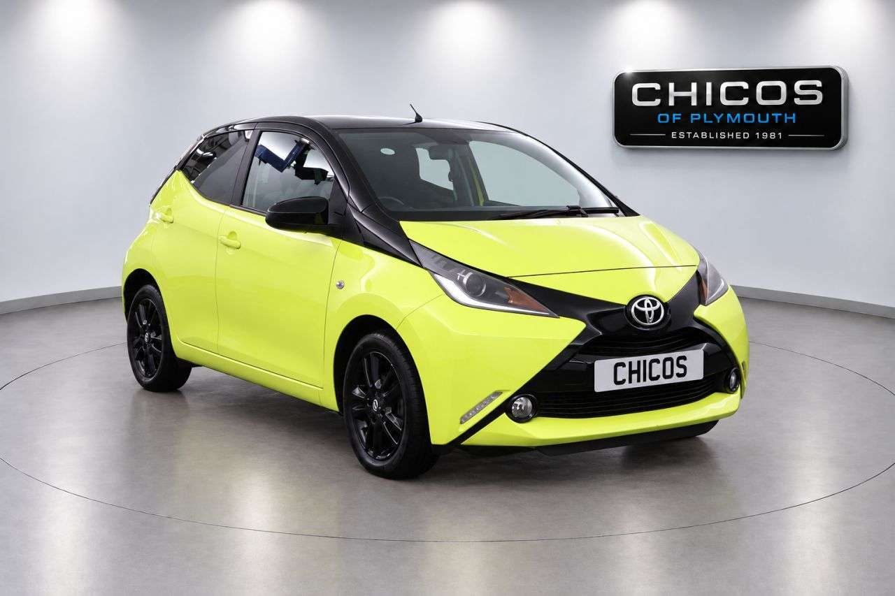 A 2016 TOYOTA AYGO 1.0 VVT-i x-cite 3 Yellow Bi-Tone Hatchback 5dr Petrol Manual Euro 6 (68 ps A 2016 TOYOTA AYGO 1.0 VVT-i x-cite 3 Yellow Bi-Tone Hatchback 5dr Petrol Manual Euro 6 (68 ps