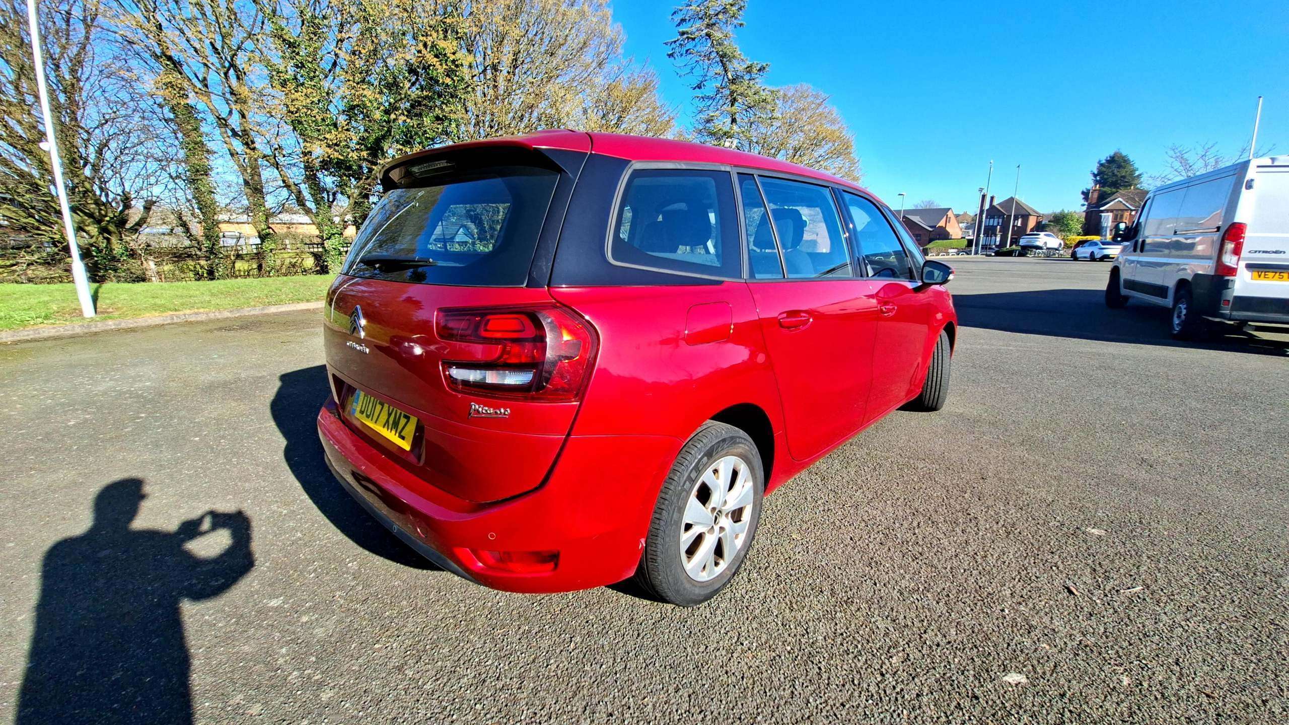 A 2017 CITROEN GRAND C4 PICASSO 1.6 BlueHDi Touch Edition MPV 5dr Diesel Manual Euro 6 (s/s) (120 ps) A 2017 CITROEN GRAND C4 PICASSO 1.6 BlueHDi Touch Edition MPV 5dr Diesel Manual Euro 6 (s/s) (120 ps)