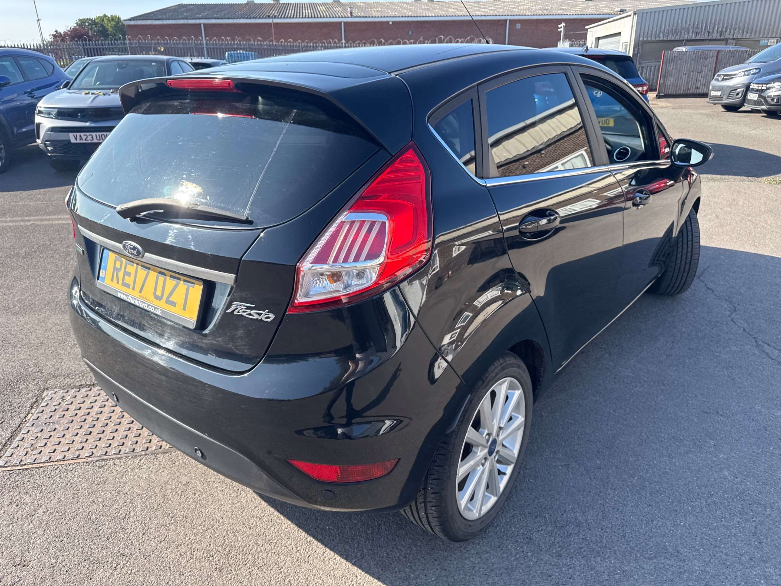 A 2017 FORD FIESTA 1.0T EcoBoost Titanium Hatchback 5dr Petrol Manual Euro 6 (s/s) (100 ps) A 2017 FORD FIESTA 1.0T EcoBoost Titanium Hatchback 5dr Petrol Manual Euro 6 (s/s) (100 ps)