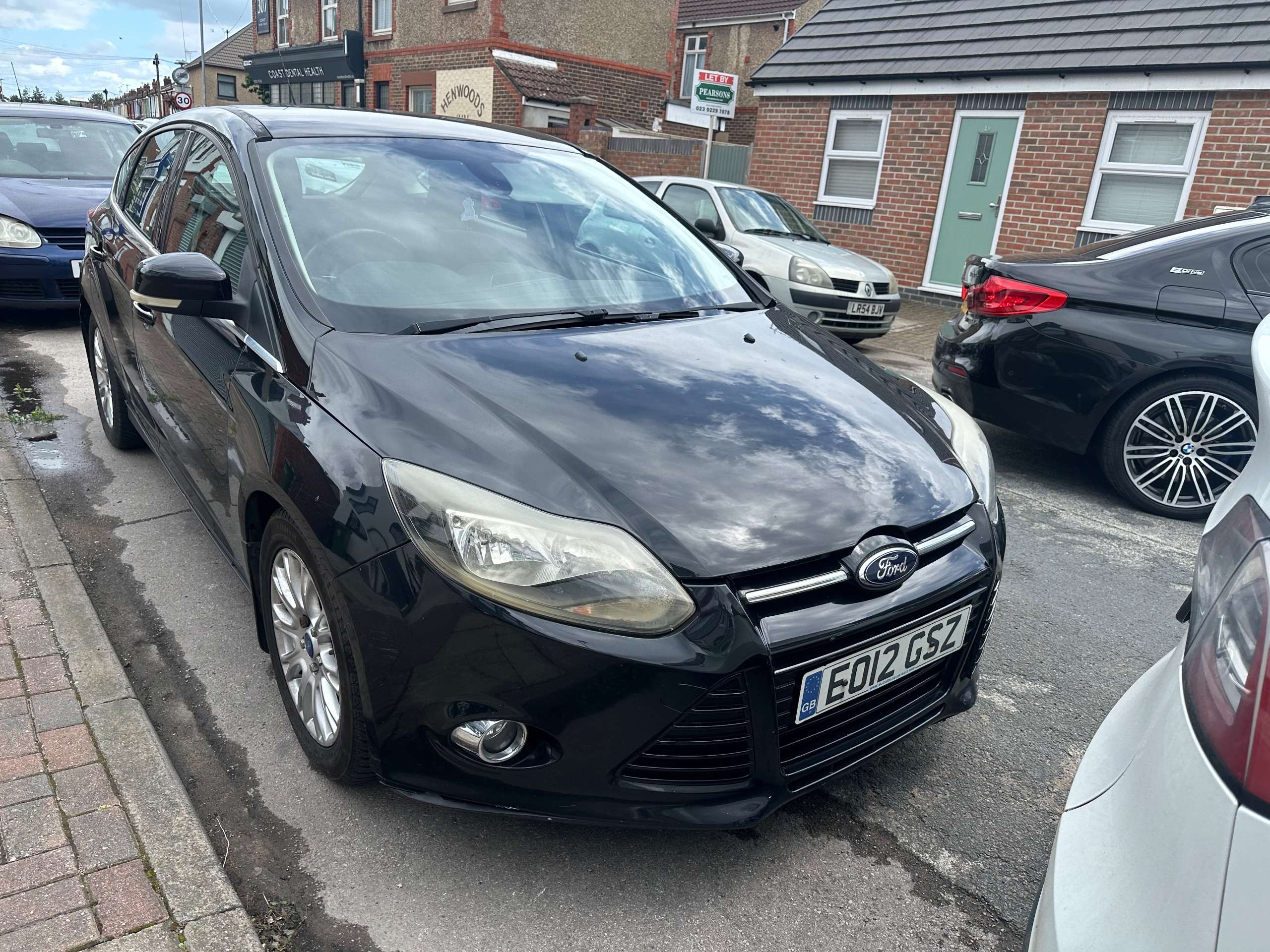 A 2012 FORD FOCUS 1.6 TDCi Titanium Hatchback 5dr Diesel Manual Euro 5 (s/s) (115 ps) A 2012 FORD FOCUS 1.6 TDCi Titanium Hatchback 5dr Diesel Manual Euro 5 (s/s) (115 ps)