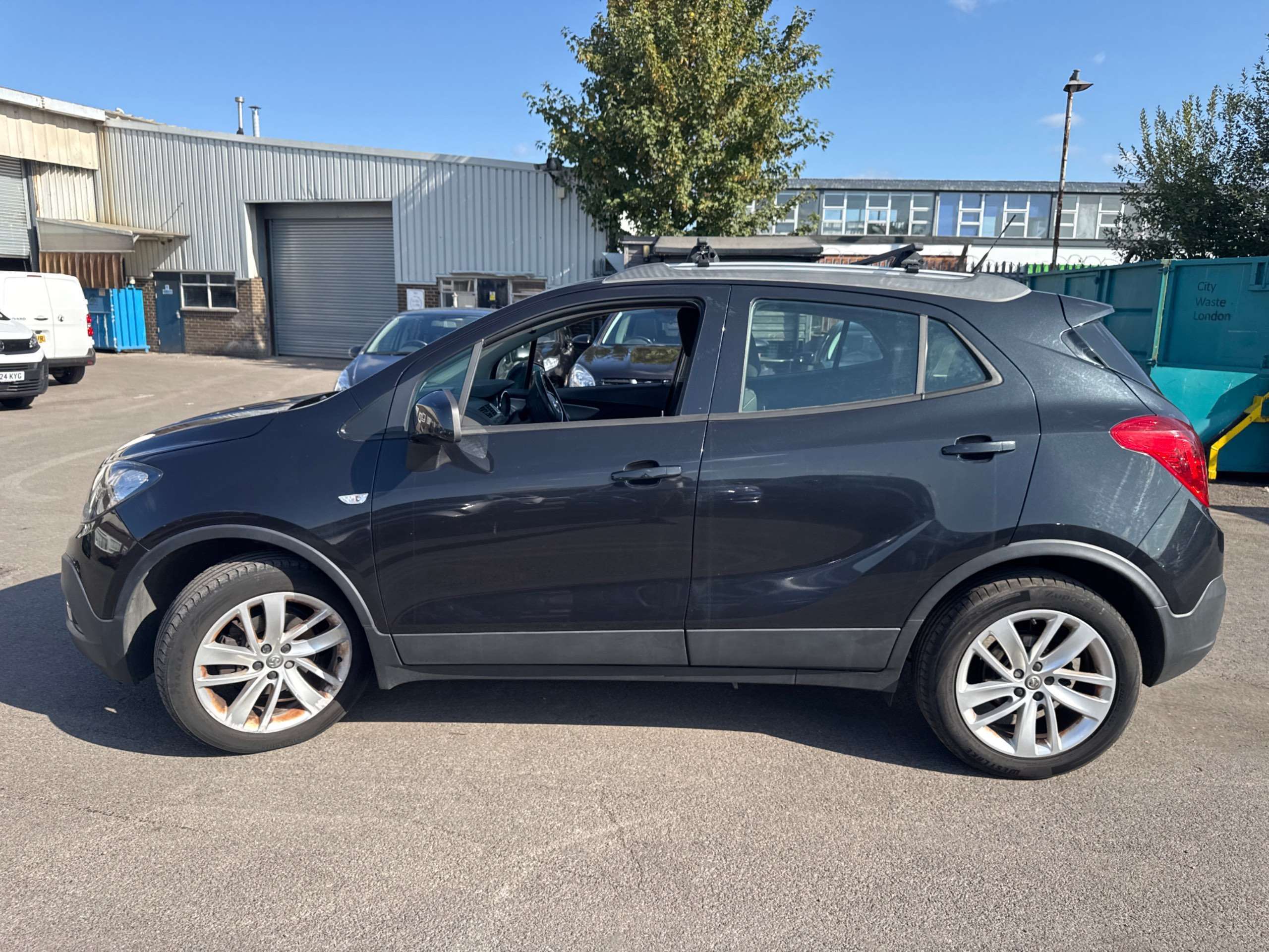A 2016 VAUXHALL MOKKA 1.4i Turbo Exclusiv SUV 5dr Petrol Manual 2WD Euro 6 (s/s) (140 ps) A 2016 VAUXHALL MOKKA 1.4i Turbo Exclusiv SUV 5dr Petrol Manual 2WD Euro 6 (s/s) (140 ps)