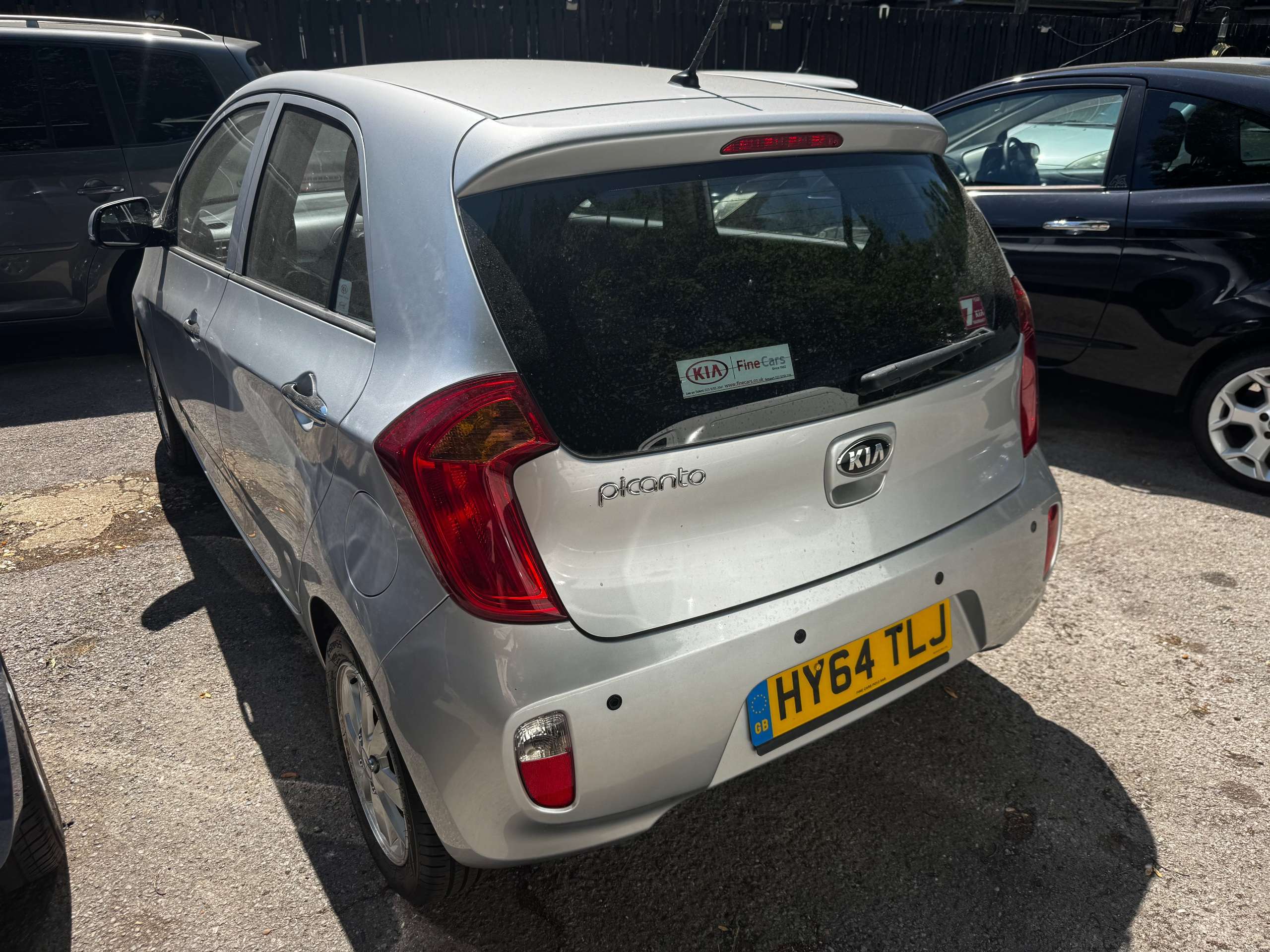 A 2014 KIA PICANTO 1.0 2 Hatchback 5dr Petrol Manual Euro 5 (68 bhp) A 2014 KIA PICANTO 1.0 2 Hatchback 5dr Petrol Manual Euro 5 (68 bhp)