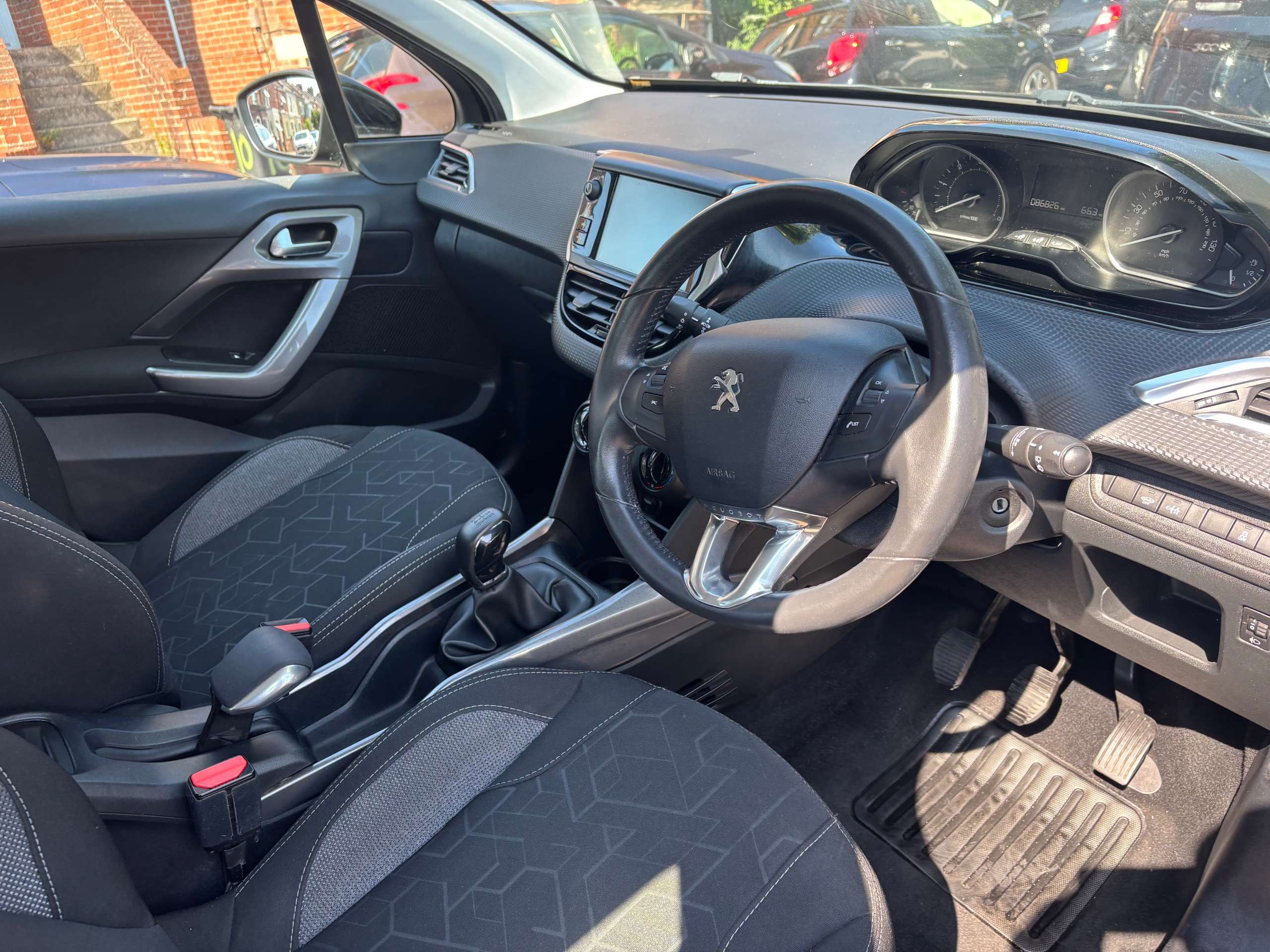 2017 PEUGEOT 2008 2017 PEUGEOT 2008