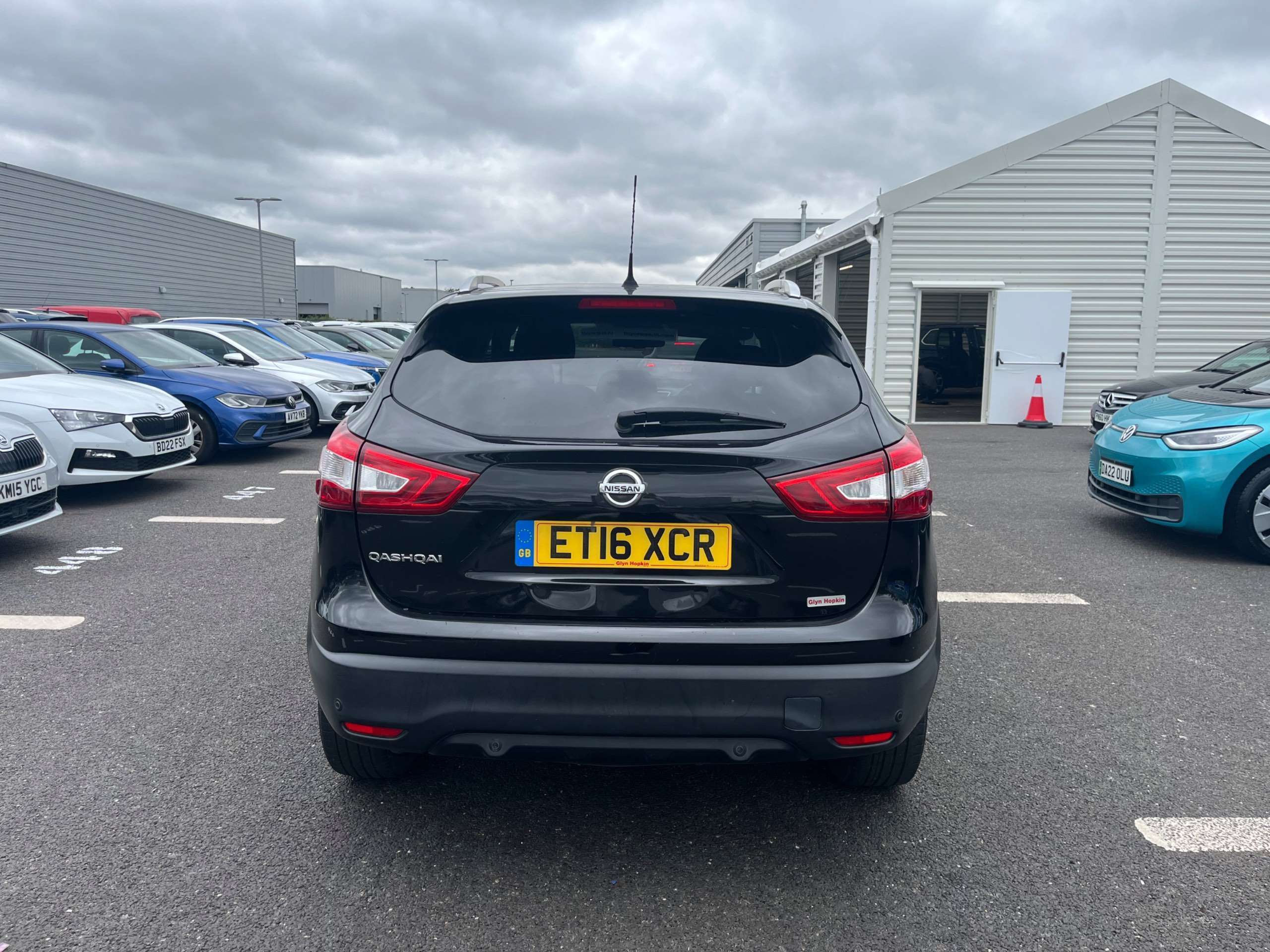 A 2016 NISSAN QASHQAI 1.2 DiG-T N-Connecta 5dr A 2016 NISSAN QASHQAI 1.2 DiG-T N-Connecta 5dr