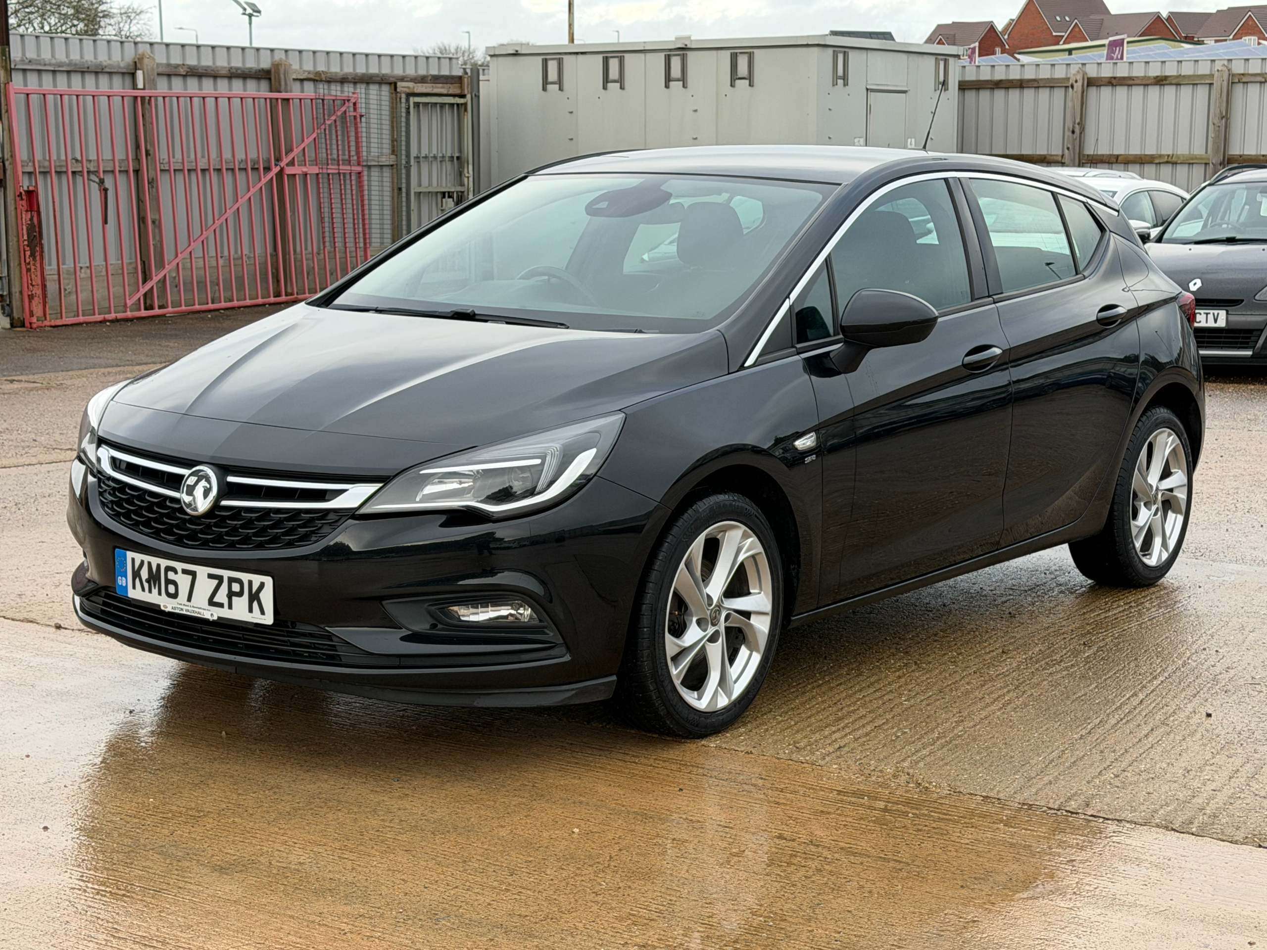 A 2017 VAUXHALL ASTRA 1.0i Turbo ecoTEC SRi Hatchback 5dr Petrol Manual Euro 6 (s/s) (105 ps) A 2017 VAUXHALL ASTRA 1.0i Turbo ecoTEC SRi Hatchback 5dr Petrol Manual Euro 6 (s/s) (105 ps)