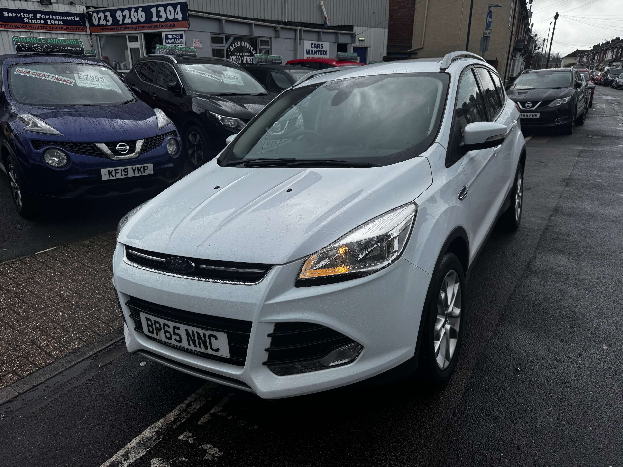 A 2015 FORD KUGA 2.0 TDCi Titanium SUV 5dr Diesel Manual 2WD Euro 6 (s/s) (150 ps) A 2015 FORD KUGA 2.0 TDCi Titanium SUV 5dr Diesel Manual 2WD Euro 6 (s/s) (150 ps)