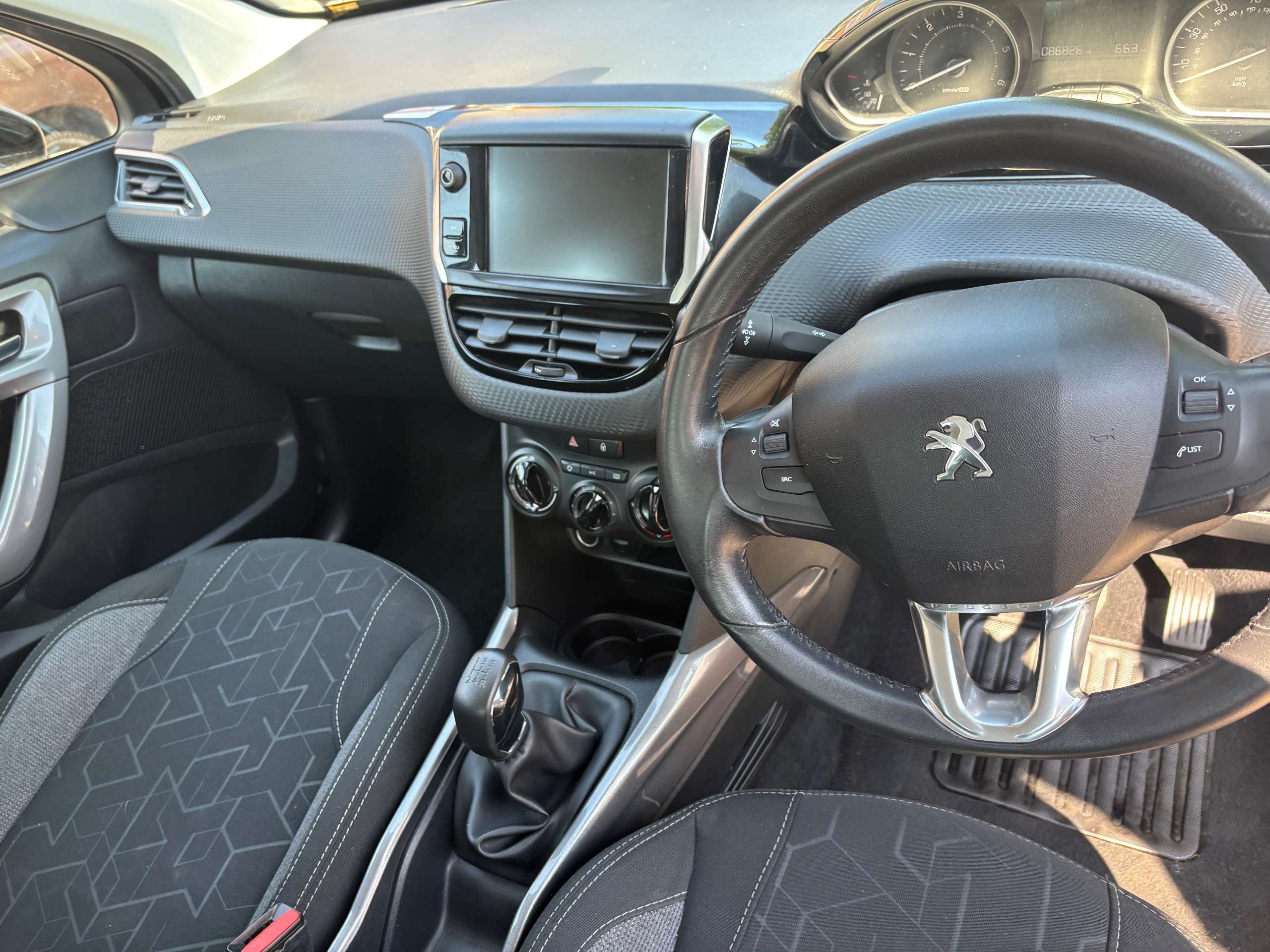 2017 PEUGEOT 2008 2017 PEUGEOT 2008