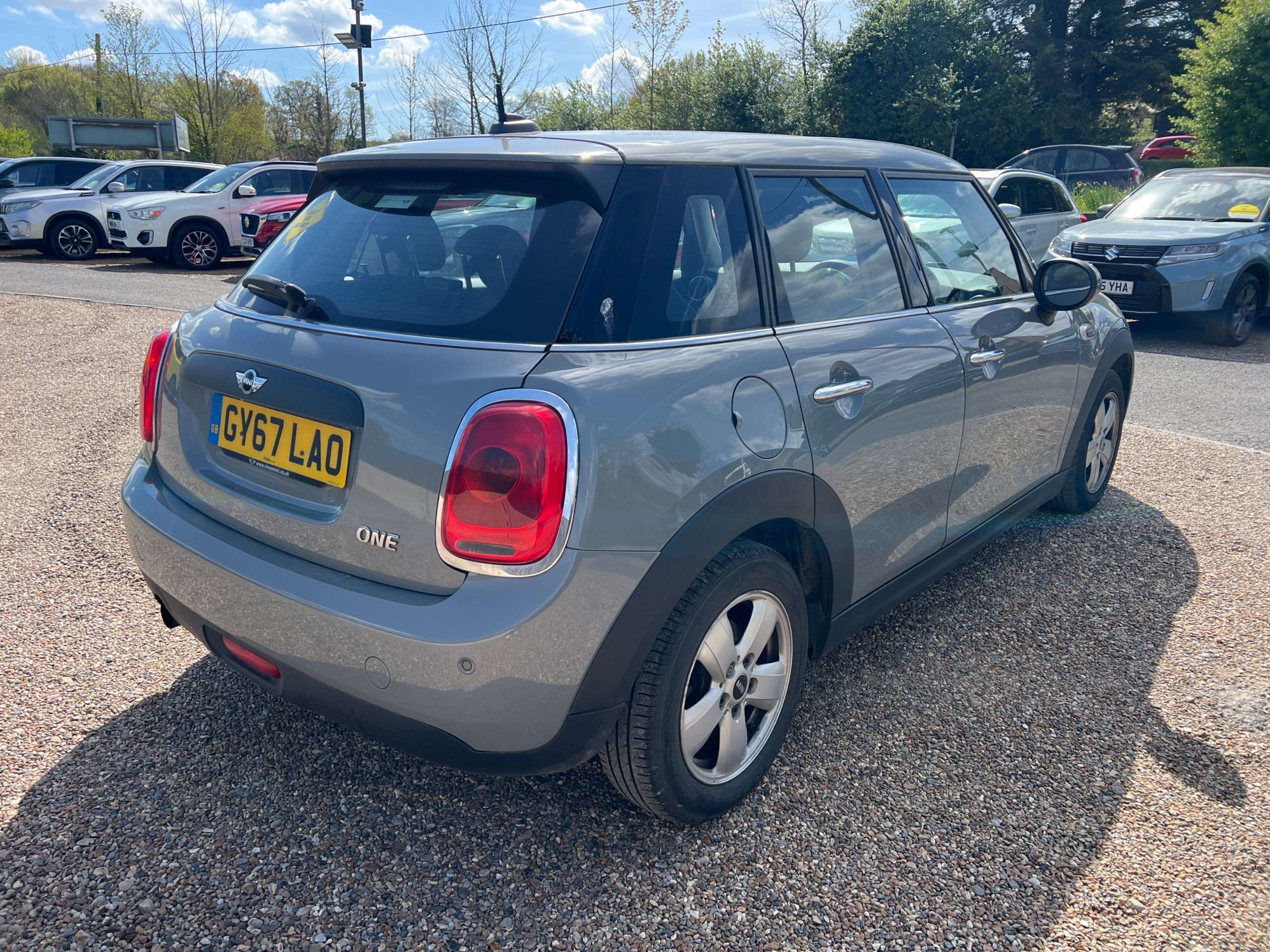 A 2017 MINI HATCH 1.2 One Hatchback 5dr Petrol Manual Euro 6 (s/s) (102 ps) A 2017 MINI HATCH 1.2 One Hatchback 5dr Petrol Manual Euro 6 (s/s) (102 ps)