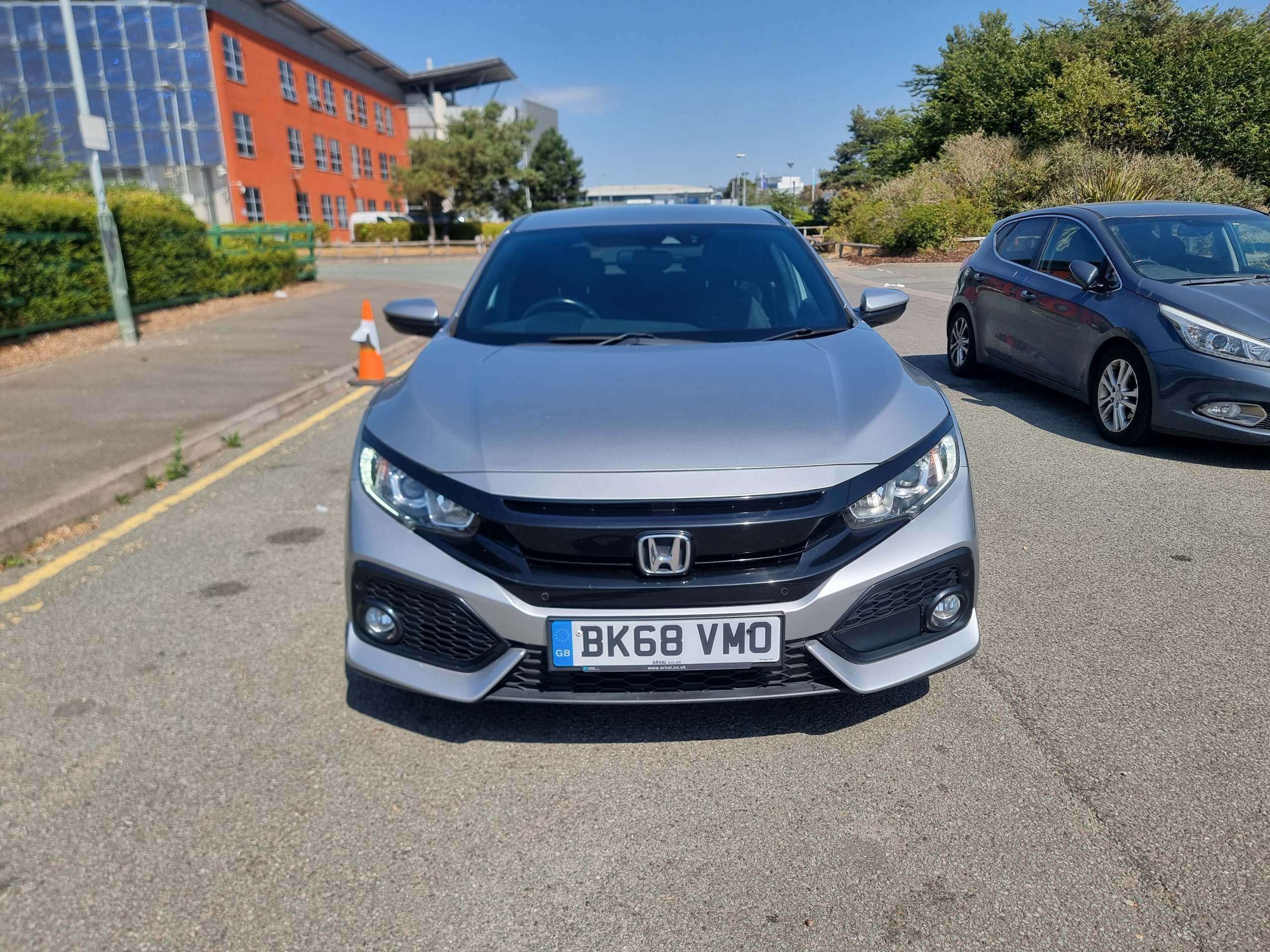 A 2018 HONDA CIVIC 1.0 VTEC Turbo SR Hatchback 5dr Petrol Manual Euro 6 (s/s) (126 ps) A 2018 HONDA CIVIC 1.0 VTEC Turbo SR Hatchback 5dr Petrol Manual Euro 6 (s/s) (126 ps)