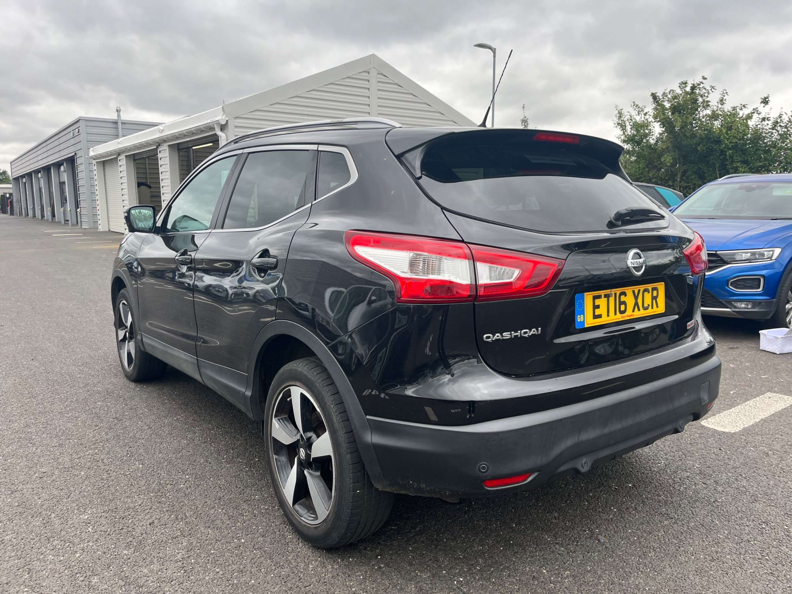 A 2016 NISSAN QASHQAI 1.2 DiG-T N-Connecta 5dr A 2016 NISSAN QASHQAI 1.2 DiG-T N-Connecta 5dr