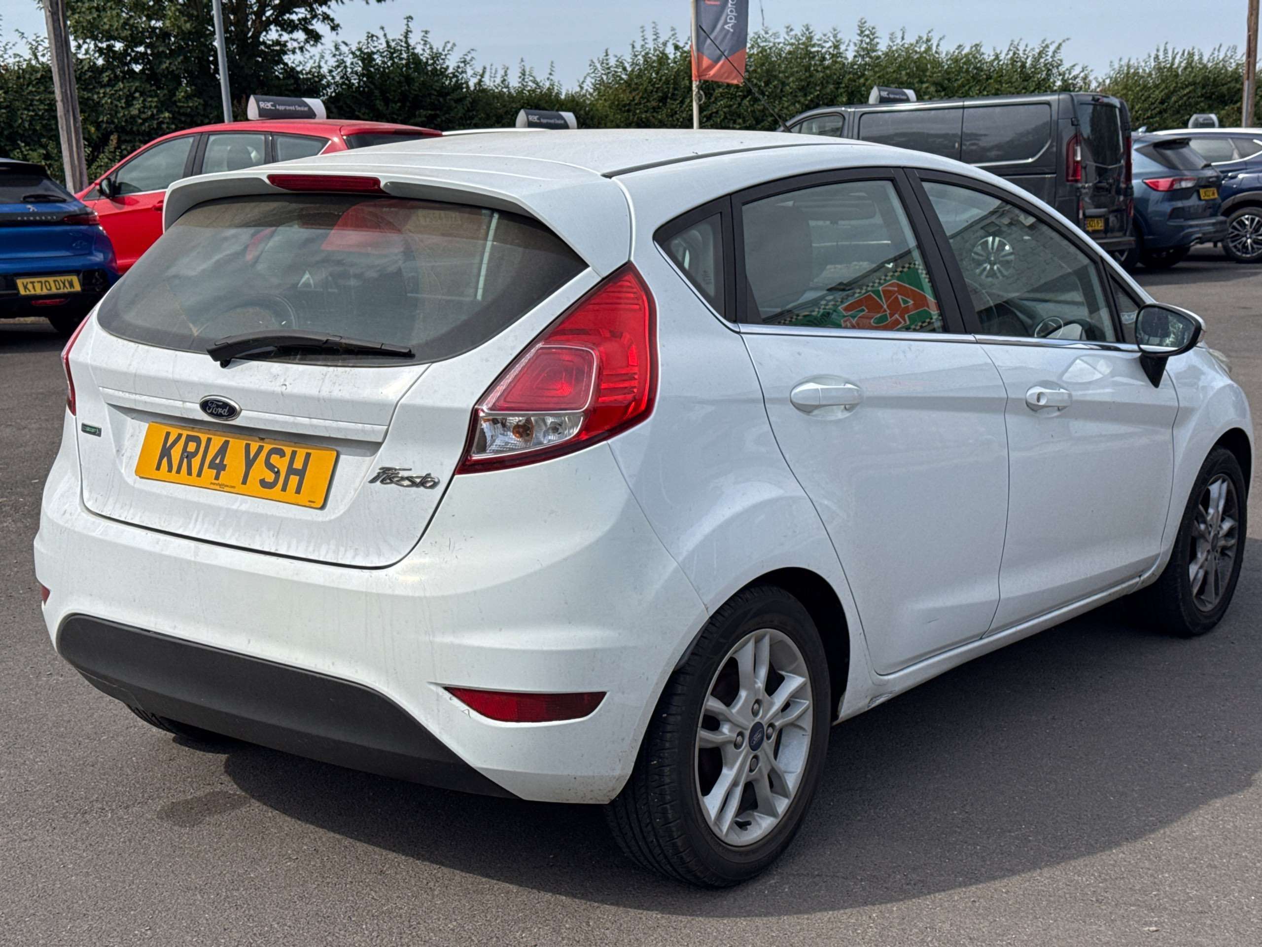 A 2014 FORD FIESTA 1.0T EcoBoost Zetec Hatchback 5dr Petrol Manual Euro 5 (s/s) (100 ps) A 2014 FORD FIESTA 1.0T EcoBoost Zetec Hatchback 5dr Petrol Manual Euro 5 (s/s) (100 ps)