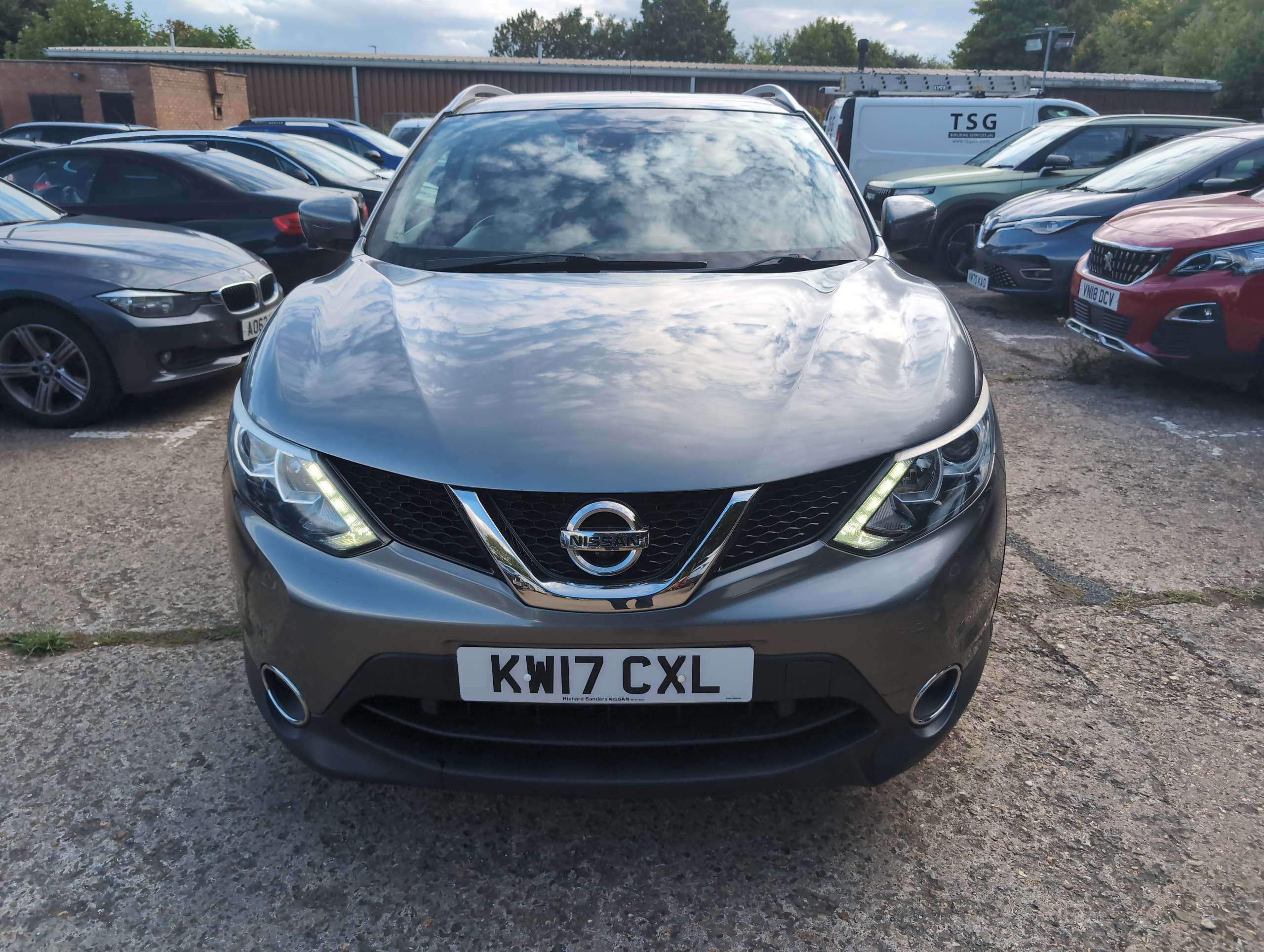 A 2017 NISSAN QASHQAI 1.6 dCi N-Connecta SUV 5dr Diesel Manual 2WD Euro 6 (s/s) (130 ps) A 2017 NISSAN QASHQAI 1.6 dCi N-Connecta SUV 5dr Diesel Manual 2WD Euro 6 (s/s) (130 ps)
