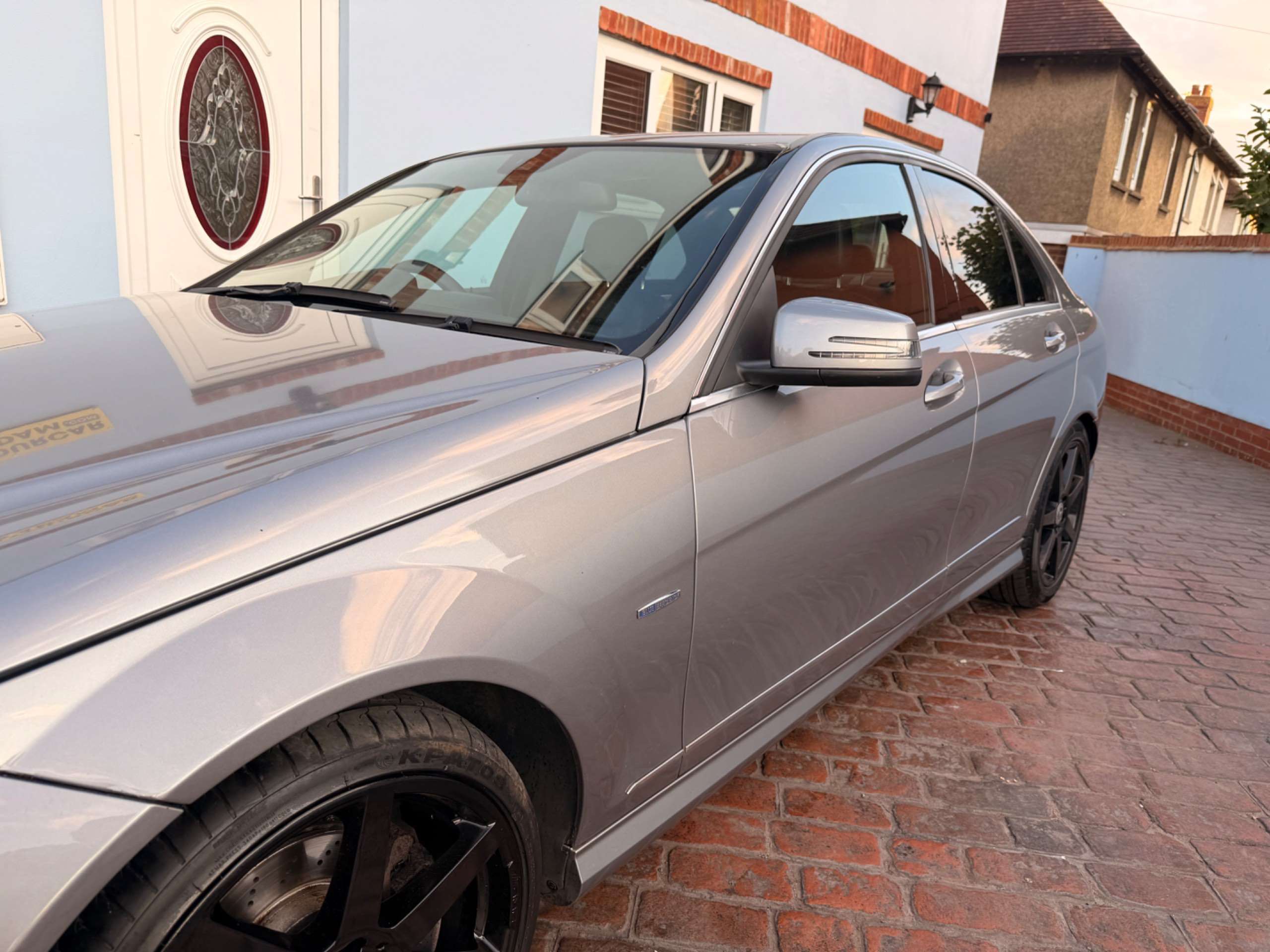 A 2012 MERCEDES-BENZ C CLASS 2.1 C220 CDI BlueEfficiency Sport Saloon 4dr Diesel G-Tronic+ Euro 5 (s/s) (170 ps) A 2012 MERCEDES-BENZ C CLASS 2.1 C220 CDI BlueEfficiency Sport Saloon 4dr Diesel G-Tronic+ Euro 5 (s/s) (170 ps)