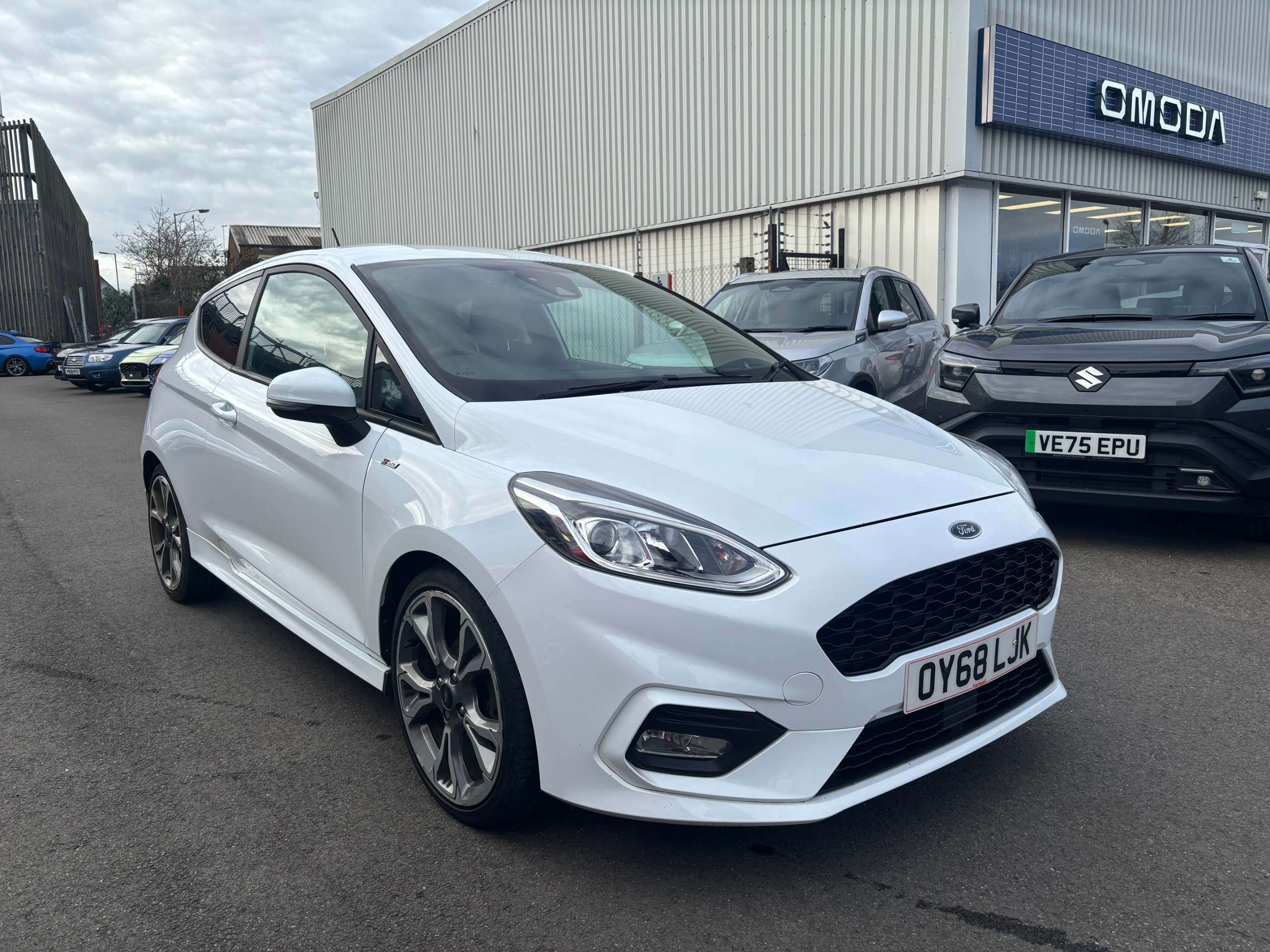A 2018 FORD FIESTA 1.0T EcoBoost ST-Line Hatchback 3dr Petrol Manual Euro 6 (s/s) (140 ps) A 2018 FORD FIESTA 1.0T EcoBoost ST-Line Hatchback 3dr Petrol Manual Euro 6 (s/s) (140 ps)