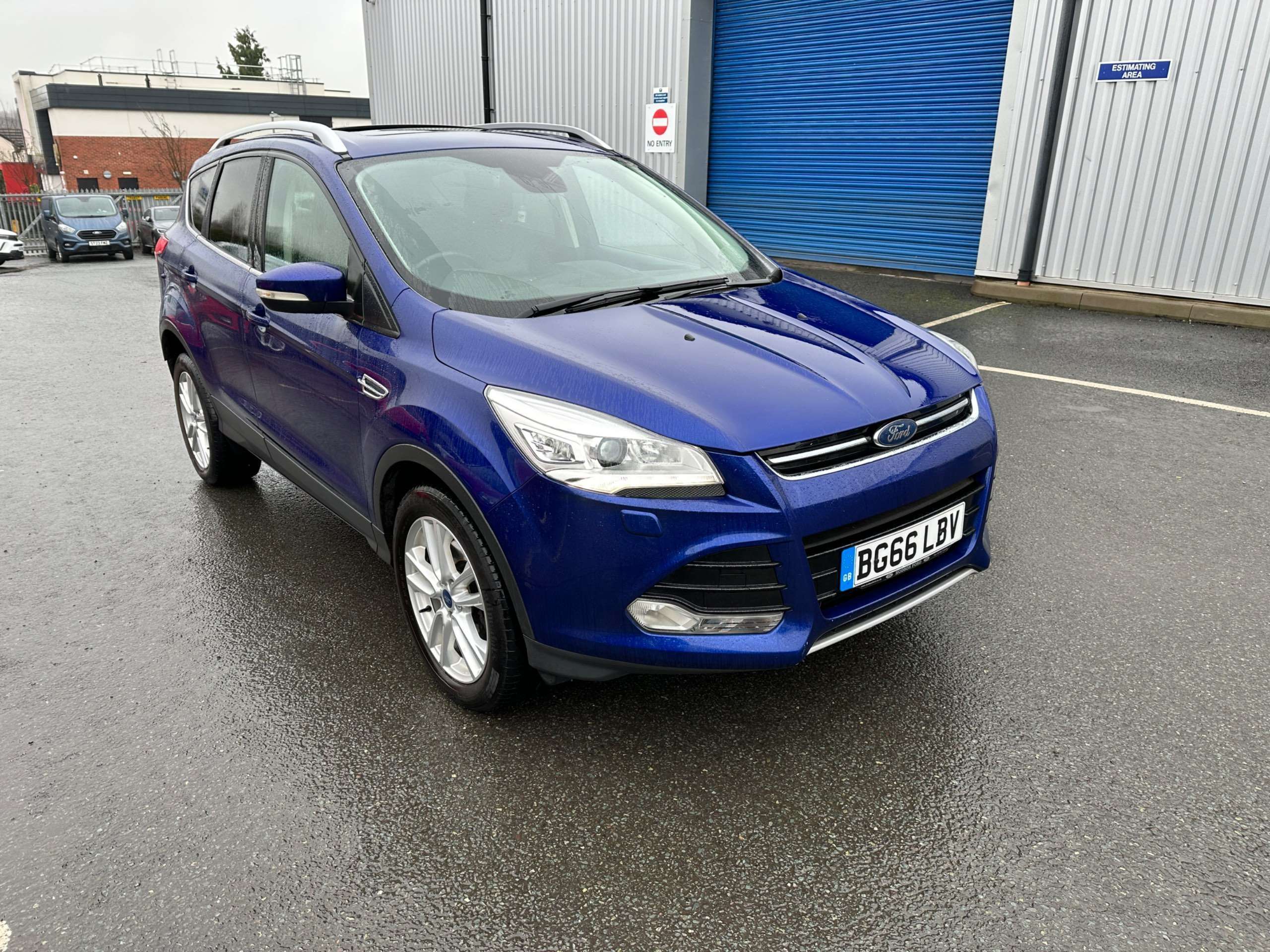 A 2016 FORD KUGA 2.0 TDCi Titanium X SUV 5dr Diesel Manual 2WD Euro 6 (s/s) (150 ps) A 2016 FORD KUGA 2.0 TDCi Titanium X SUV 5dr Diesel Manual 2WD Euro 6 (s/s) (150 ps)