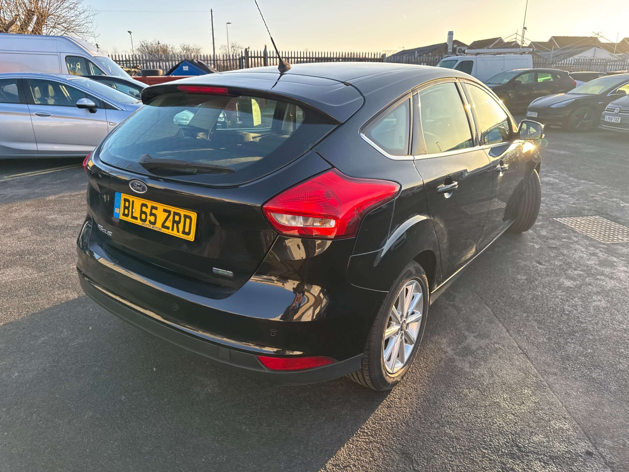 A 2015 FORD FOCUS 1.0T EcoBoost Titanium Hatchback 5dr Petrol Manual Euro 6 (s/s) (125 ps) A 2015 FORD FOCUS 1.0T EcoBoost Titanium Hatchback 5dr Petrol Manual Euro 6 (s/s) (125 ps)