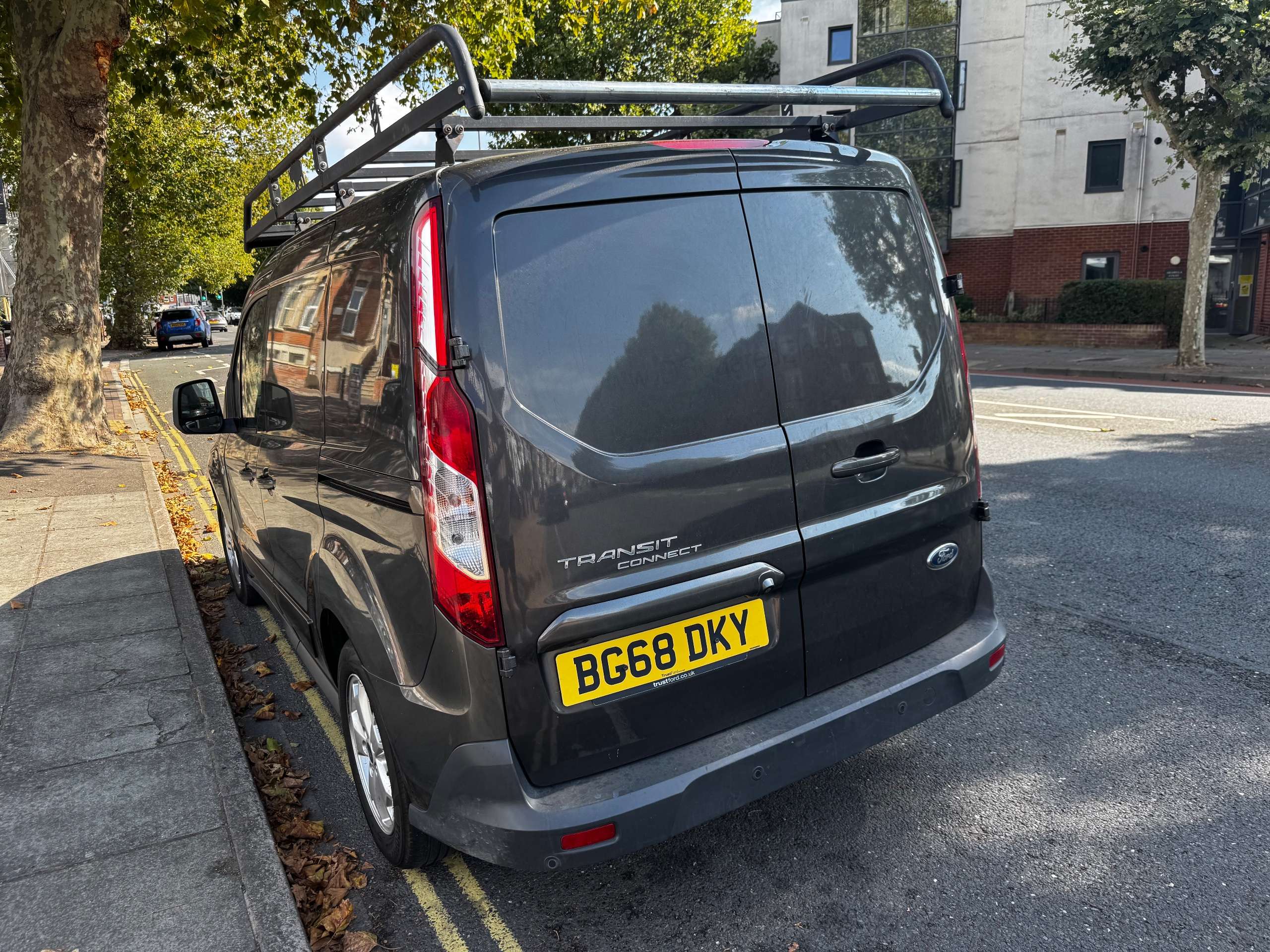 A 2018 FORD TRANSIT CONNECT 1.5 TDCi 200 Limited Panel Van 5dr Diesel Manual L1 H1 (119 g/km, 118 bhp) A 2018 FORD TRANSIT CONNECT 1.5 TDCi 200 Limited Panel Van 5dr Diesel Manual L1 H1 (119 g/km, 118 bhp)