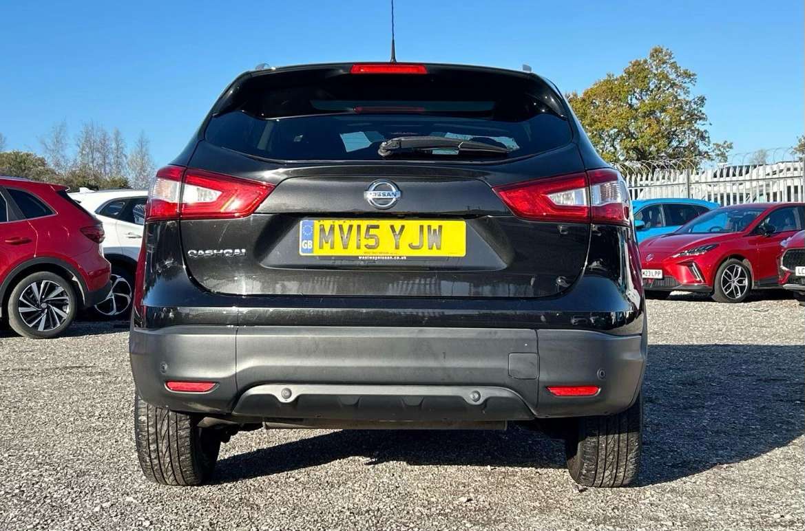 A 2015 NISSAN QASHQAI 1.2 DIG-T n-tec+ SUV 5dr Petrol Manual 2WD Euro 5 (s/s) (115 ps) A 2015 NISSAN QASHQAI 1.2 DIG-T n-tec+ SUV 5dr Petrol Manual 2WD Euro 5 (s/s) (115 ps)