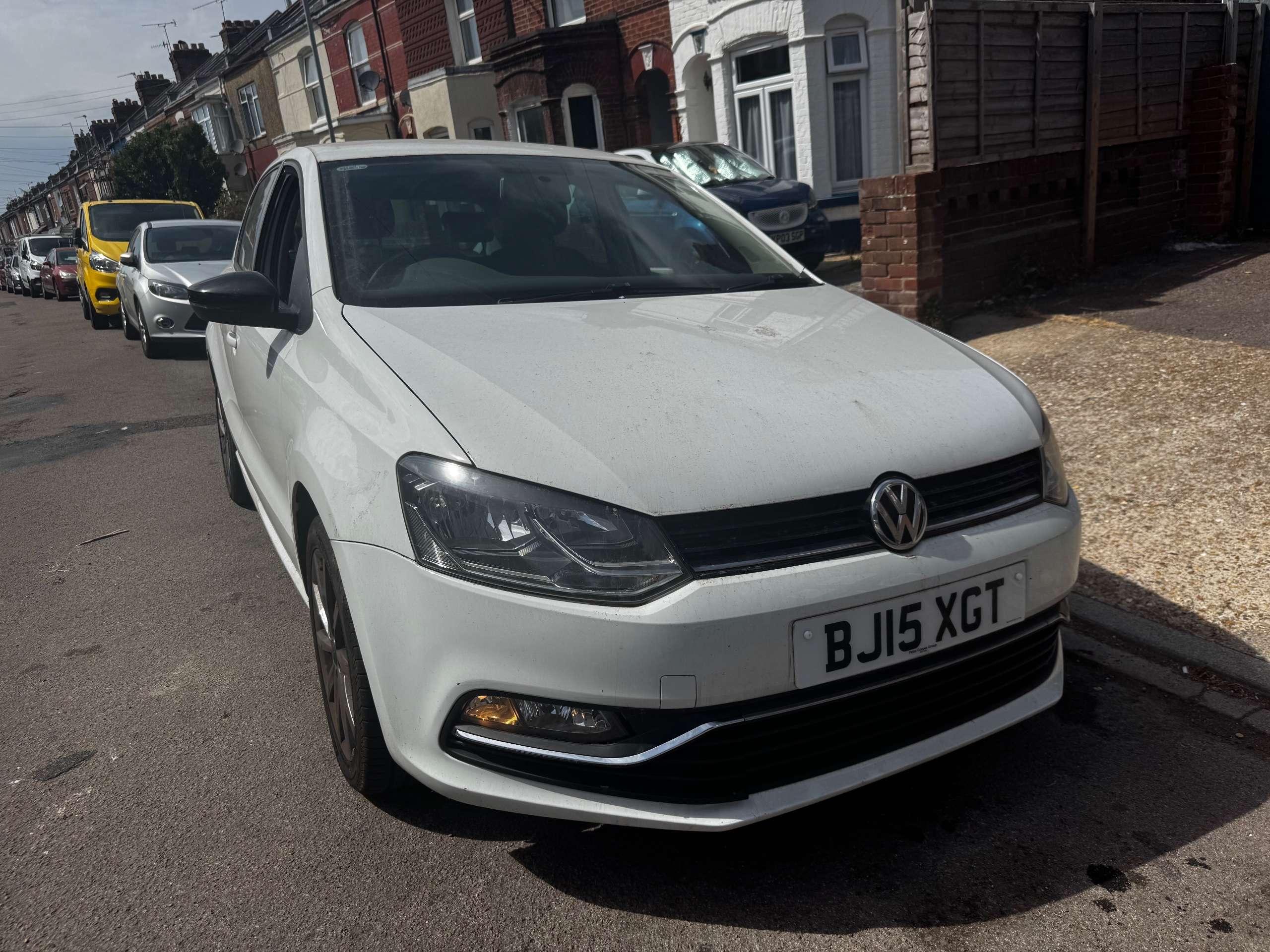 A 2015 VOLKSWAGEN POLO 1.2 TSI BlueMotion Tech SE Design Hatchback 5dr Petrol Manual Euro 6 (s/s) (90 ps) A 2015 VOLKSWAGEN POLO 1.2 TSI BlueMotion Tech SE Design Hatchback 5dr Petrol Manual Euro 6 (s/s) (90 ps)