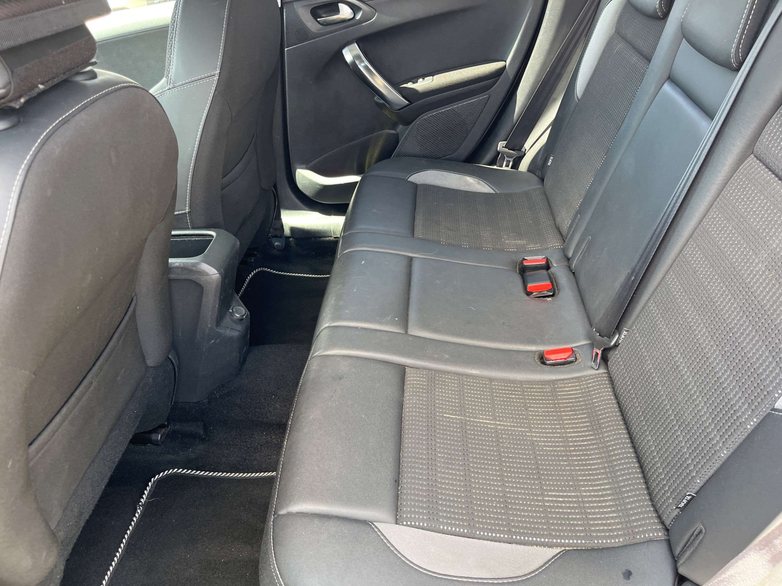 2017 PEUGEOT 2008 2017 PEUGEOT 2008