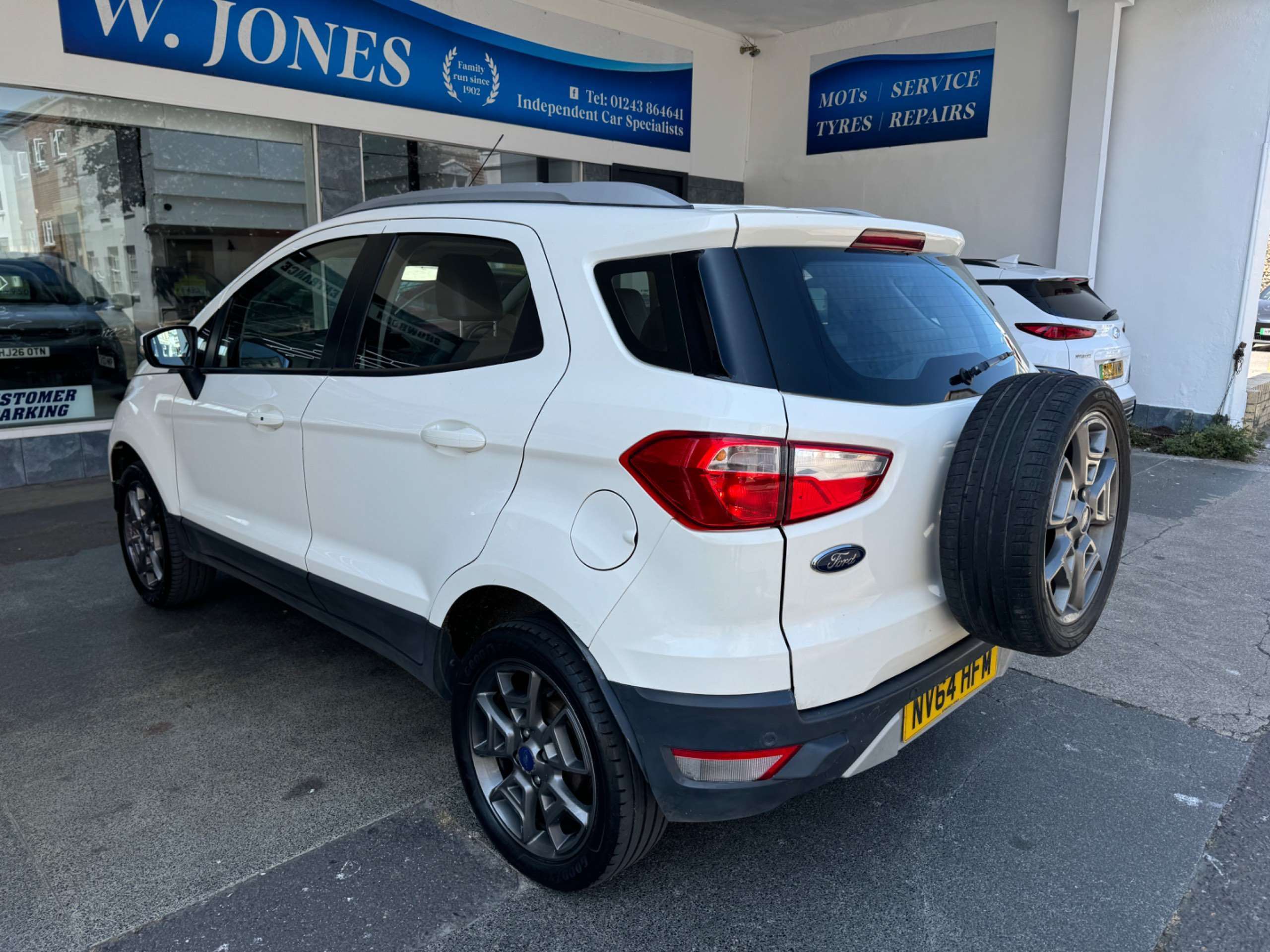 A 2014 FORD ECOSPORT 1.5 TDCi Titanium SUV 5dr Diesel Manual 2WD Euro 5 (90 ps) A 2014 FORD ECOSPORT 1.5 TDCi Titanium SUV 5dr Diesel Manual 2WD Euro 5 (90 ps)