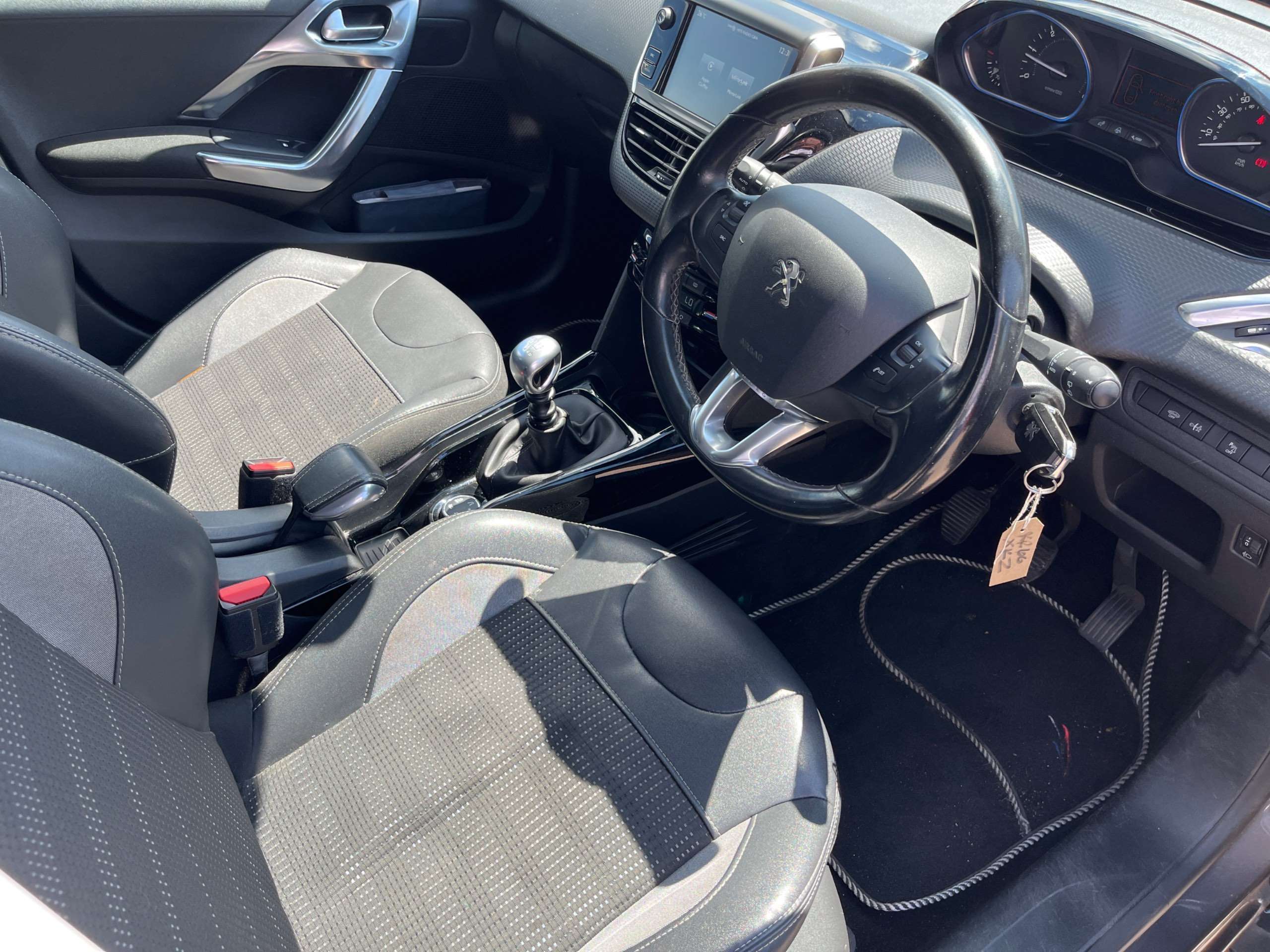 2017 PEUGEOT 2008 2017 PEUGEOT 2008