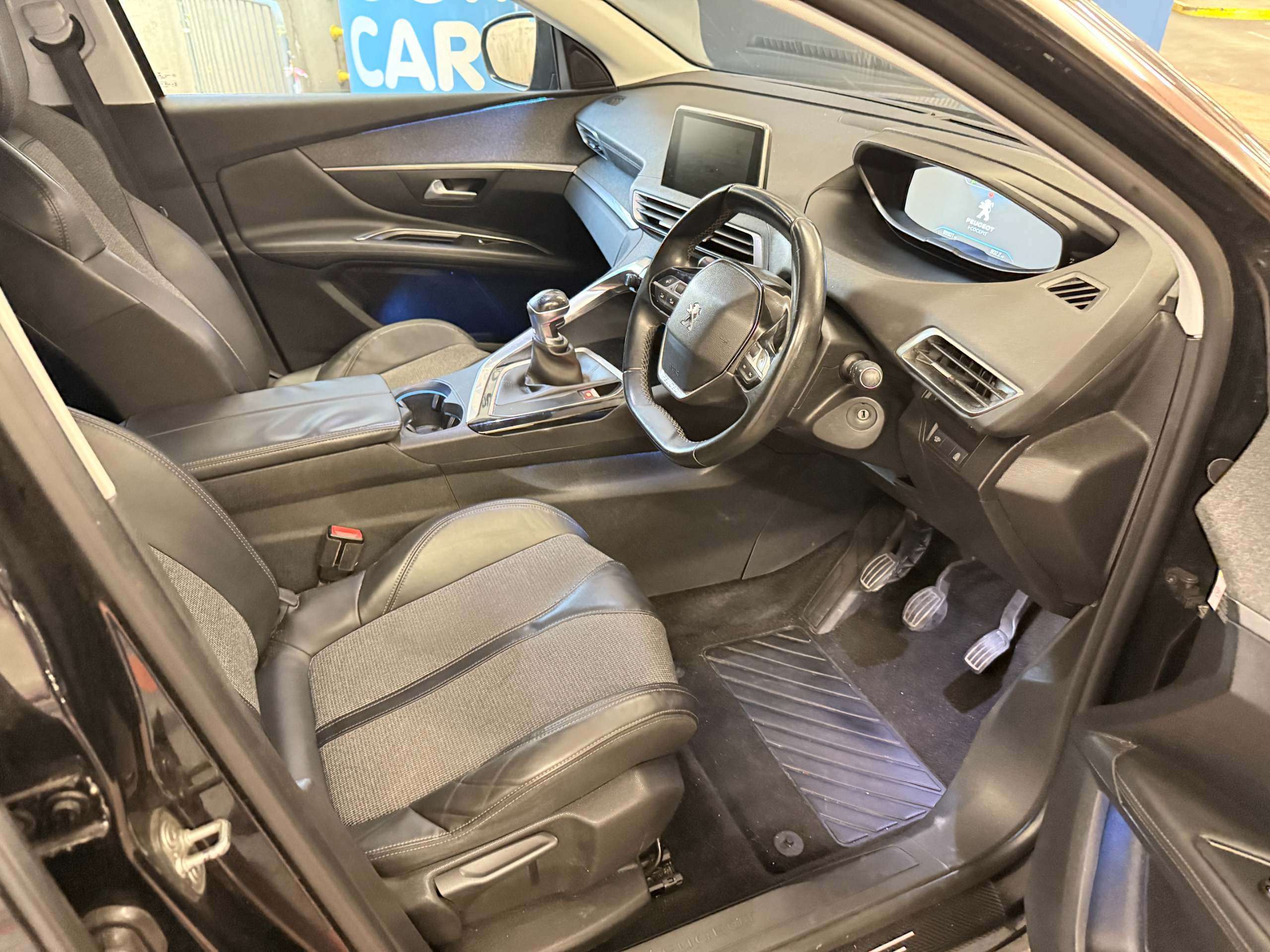 2017 PEUGEOT 3008 2017 PEUGEOT 3008