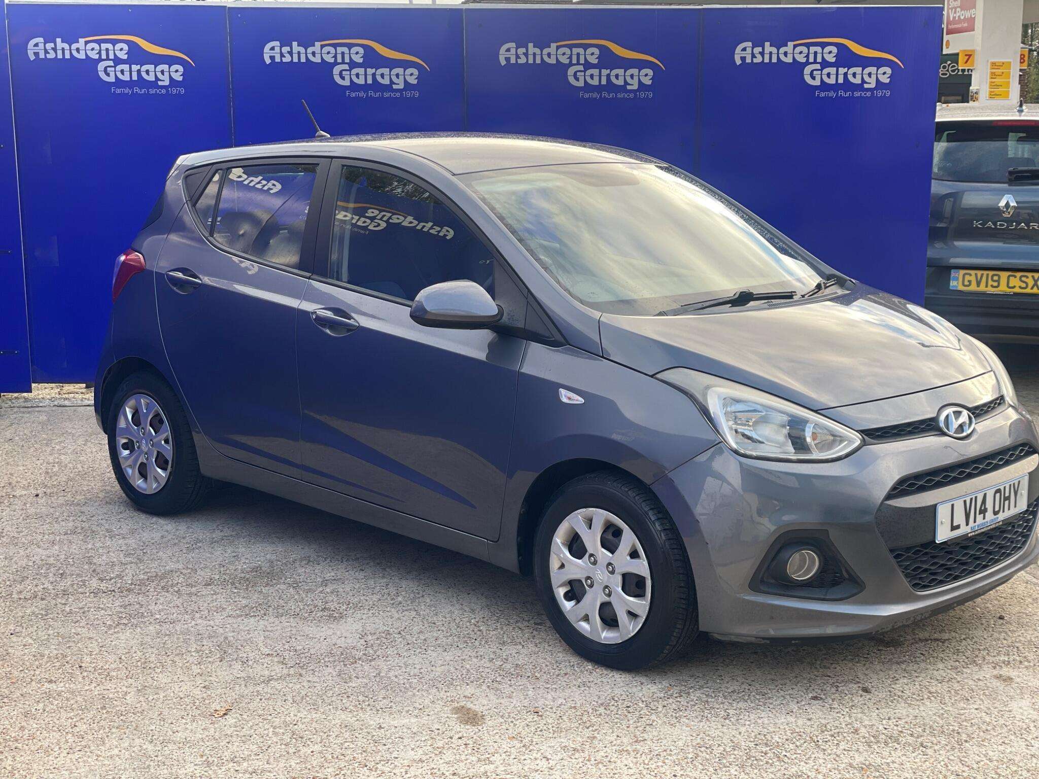 A 2014 HYUNDAI I10 1.2 SE Hatchback 5dr Petrol Auto Euro 5 (87 ps) A 2014 HYUNDAI I10 1.2 SE Hatchback 5dr Petrol Auto Euro 5 (87 ps)