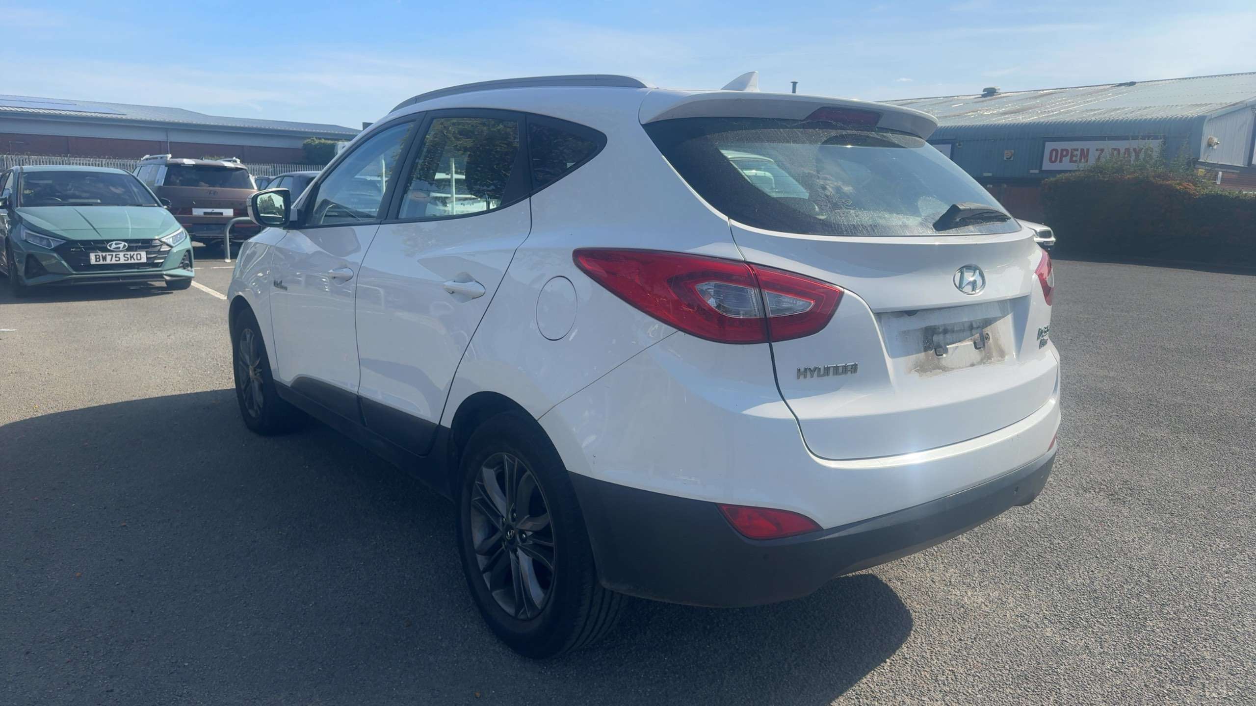A 2015 HYUNDAI IX35 1.6 GDi SE SUV 5dr Petrol Manual Euro 5 (Nav) (135 ps) A 2015 HYUNDAI IX35 1.6 GDi SE SUV 5dr Petrol Manual Euro 5 (Nav) (135 ps)
