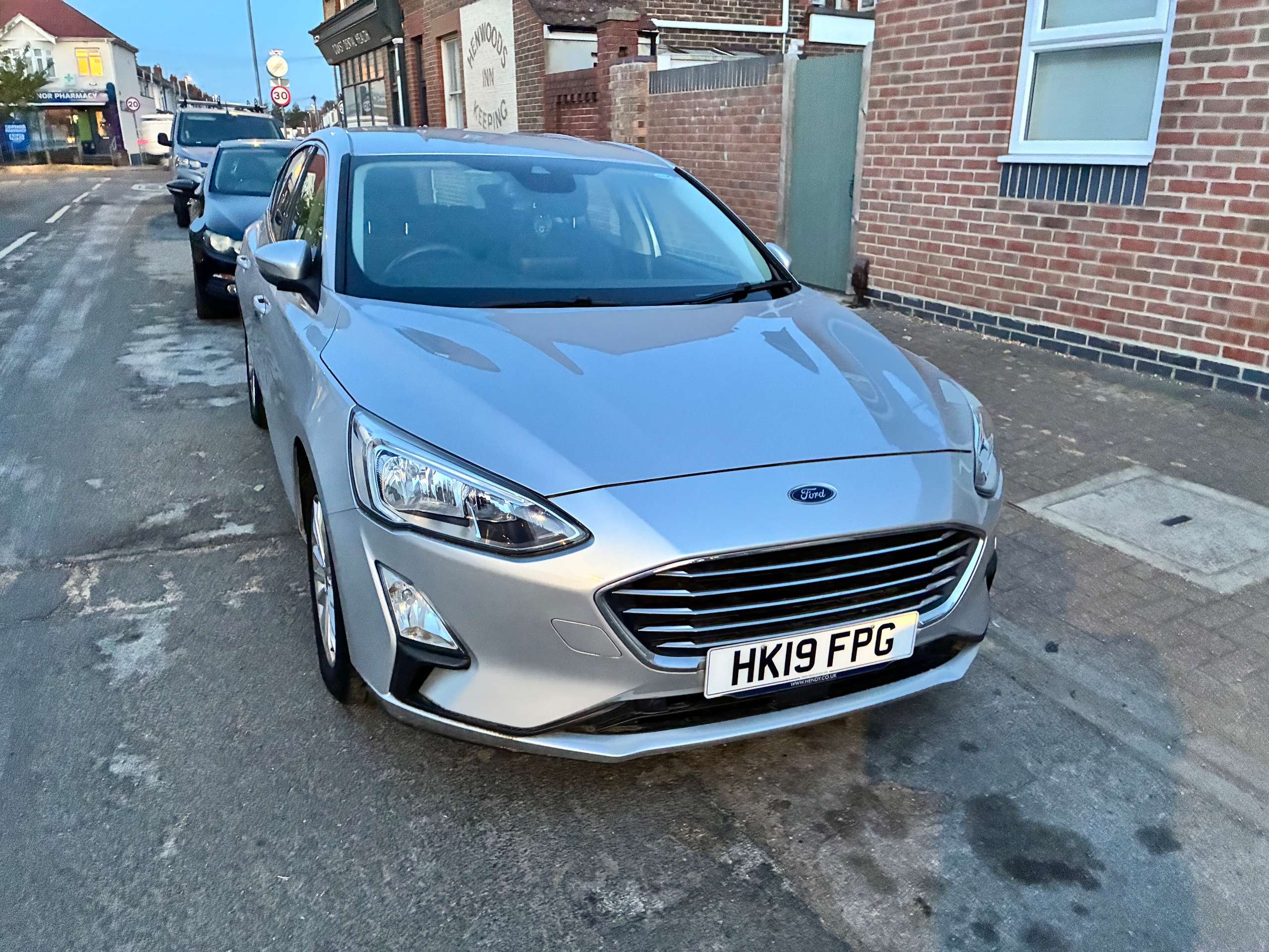 A 2019 FORD FOCUS 1.0T EcoBoost Titanium Hatchback 5dr Petrol Manual Euro 6 (s/s) (125 ps) A 2019 FORD FOCUS 1.0T EcoBoost Titanium Hatchback 5dr Petrol Manual Euro 6 (s/s) (125 ps)