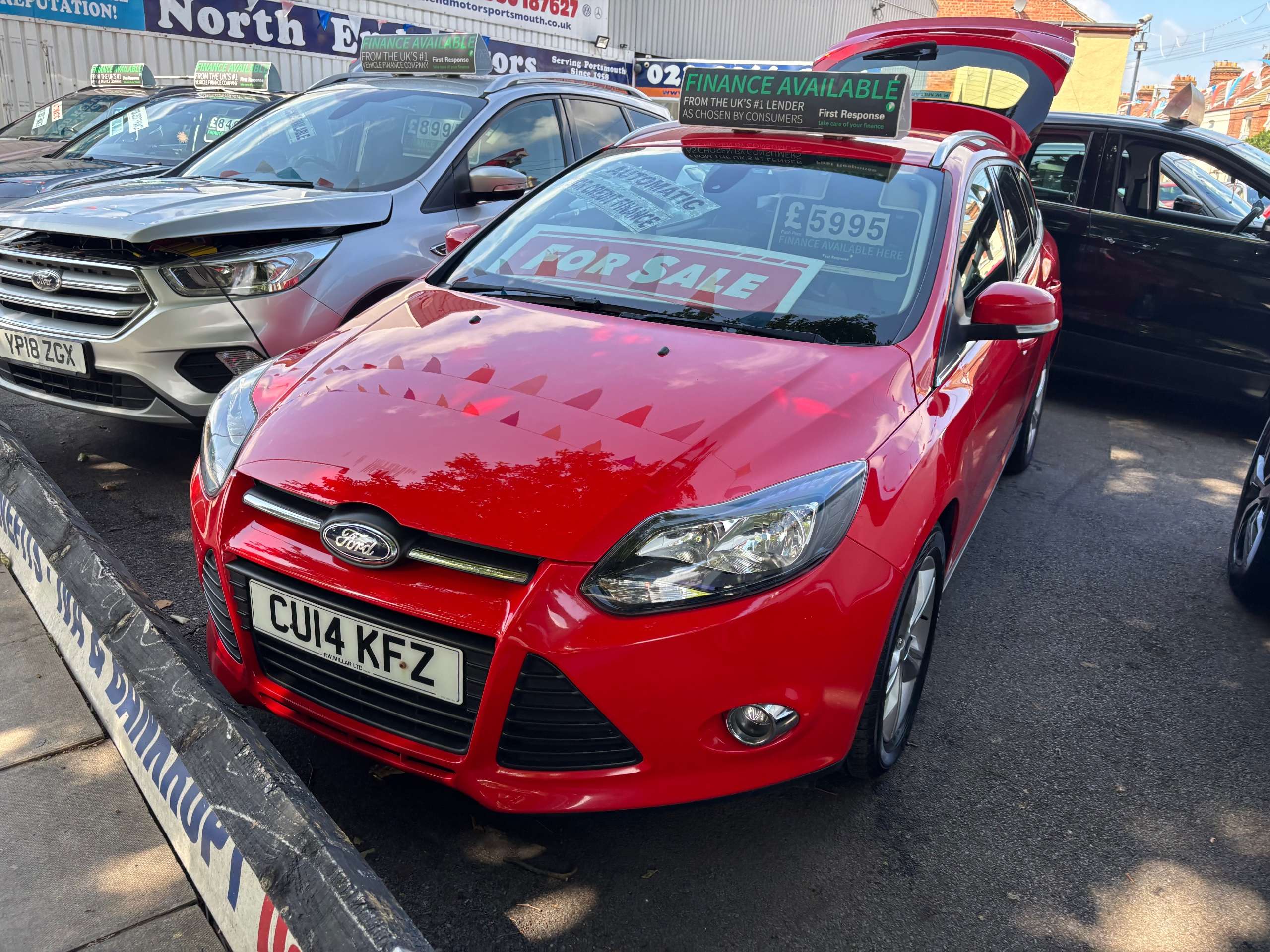 A 2014 FORD FOCUS 1.6 125 Zetec 5dr Powershift A 2014 FORD FOCUS 1.6 125 Zetec 5dr Powershift