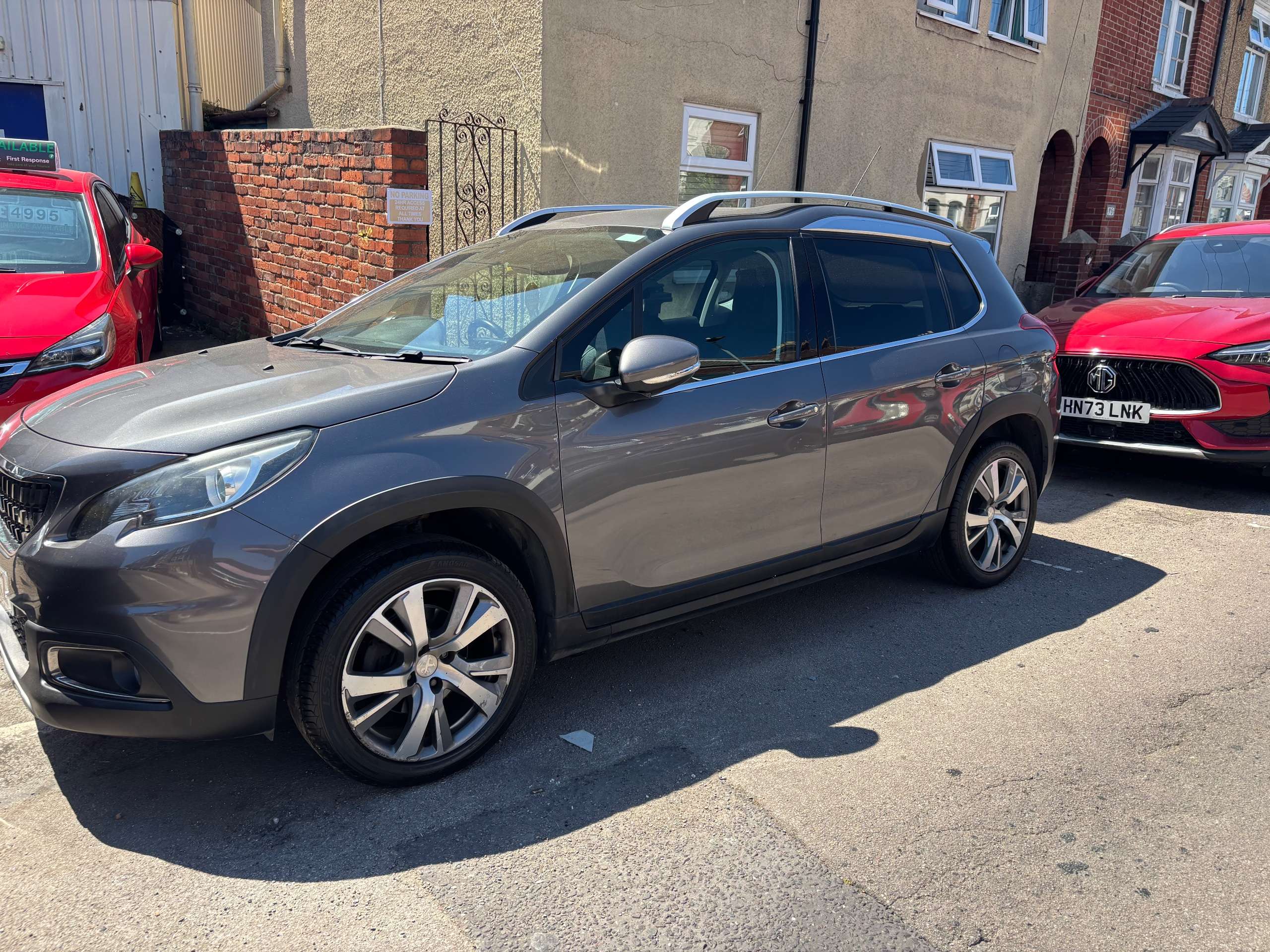 A 2017 PEUGEOT 2008 1.6 BlueHDi 120 Allure 5dr A 2017 PEUGEOT 2008 1.6 BlueHDi 120 Allure 5dr