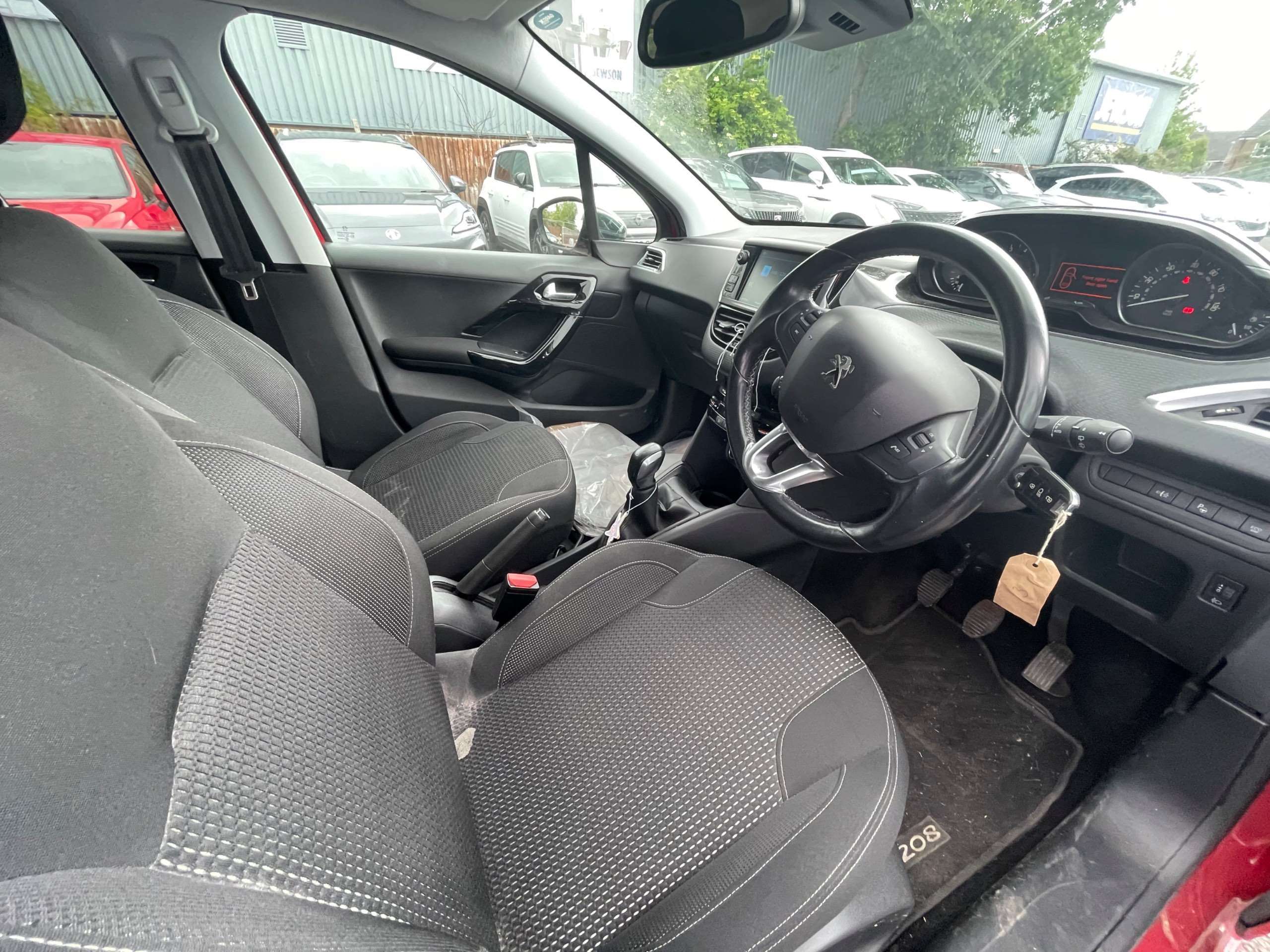 A 2019 PEUGEOT 208 1.2 PureTech Tech Edition Hatchback 5dr Petrol Manual Euro 6 (s/s) (82 ps) A 2019 PEUGEOT 208 1.2 PureTech Tech Edition Hatchback 5dr Petrol Manual Euro 6 (s/s) (82 ps)
