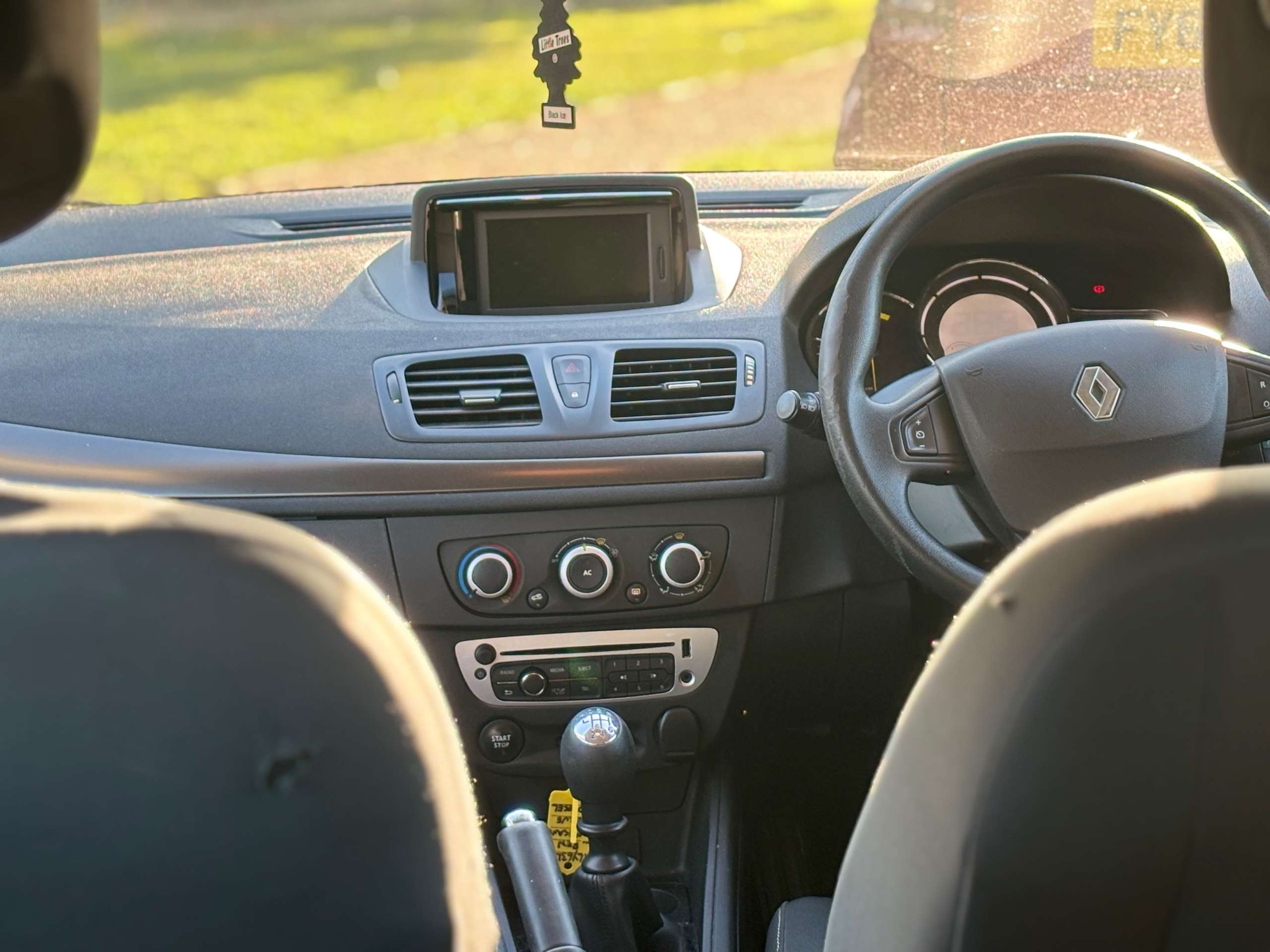 2014 RENAULT MEGANE 2014 RENAULT MEGANE