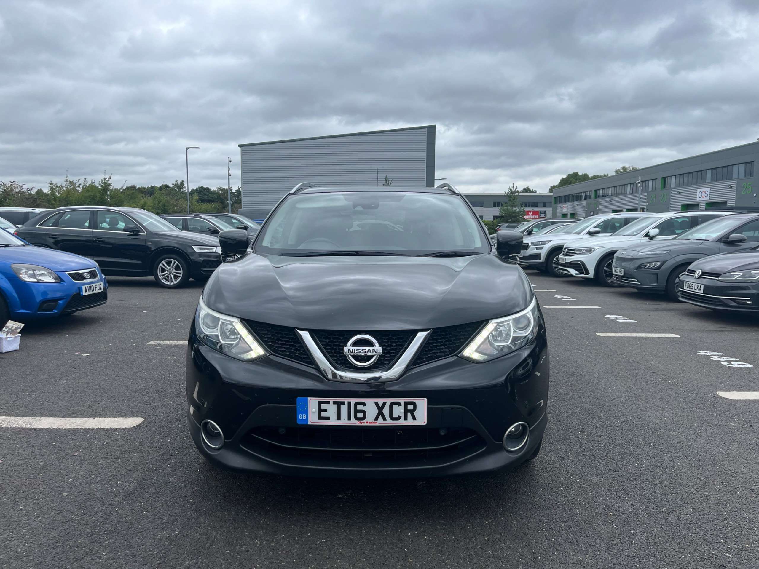 A 2016 NISSAN QASHQAI 1.2 DiG-T N-Connecta 5dr A 2016 NISSAN QASHQAI 1.2 DiG-T N-Connecta 5dr