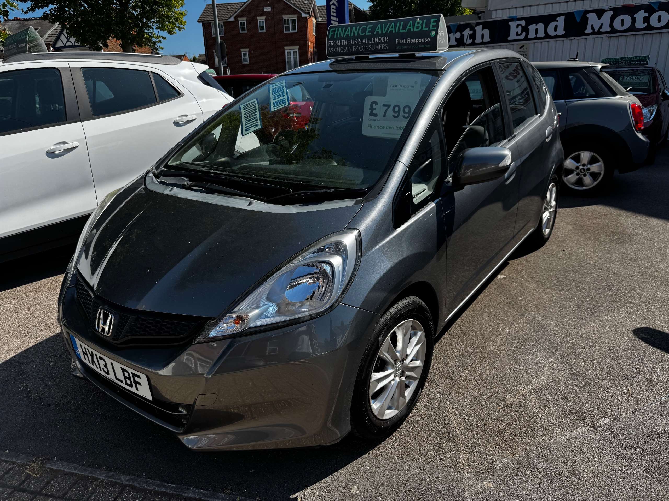 A 2013 HONDA JAZZ 1.4 i-VTEC ES Hatchback 5dr Petrol CVT Euro 5 (99 ps) A 2013 HONDA JAZZ 1.4 i-VTEC ES Hatchback 5dr Petrol CVT Euro 5 (99 ps)