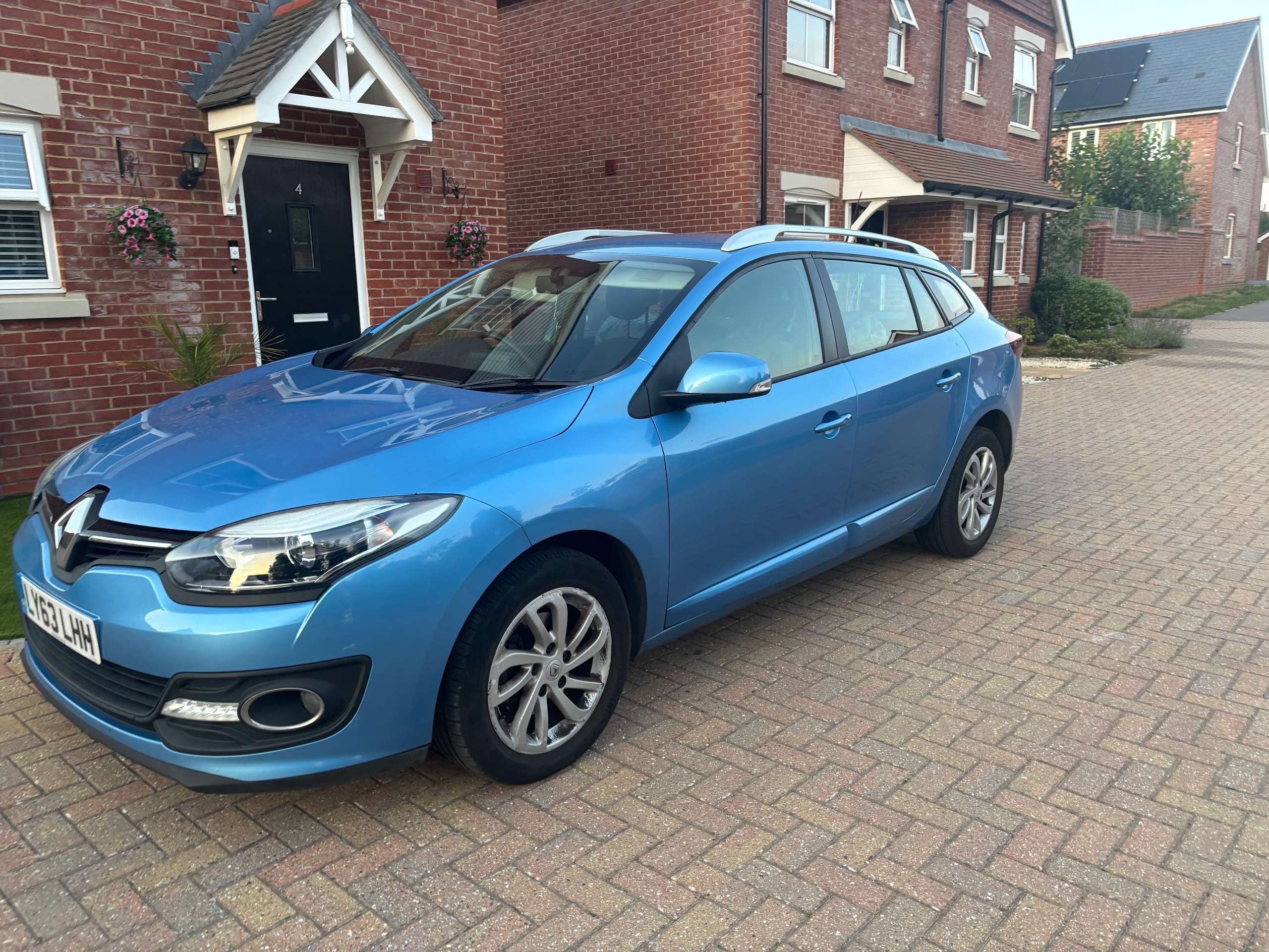 A 2014 RENAULT MEGANE 1.5 dCi Expression+ Energy 5dr A 2014 RENAULT MEGANE 1.5 dCi Expression+ Energy 5dr