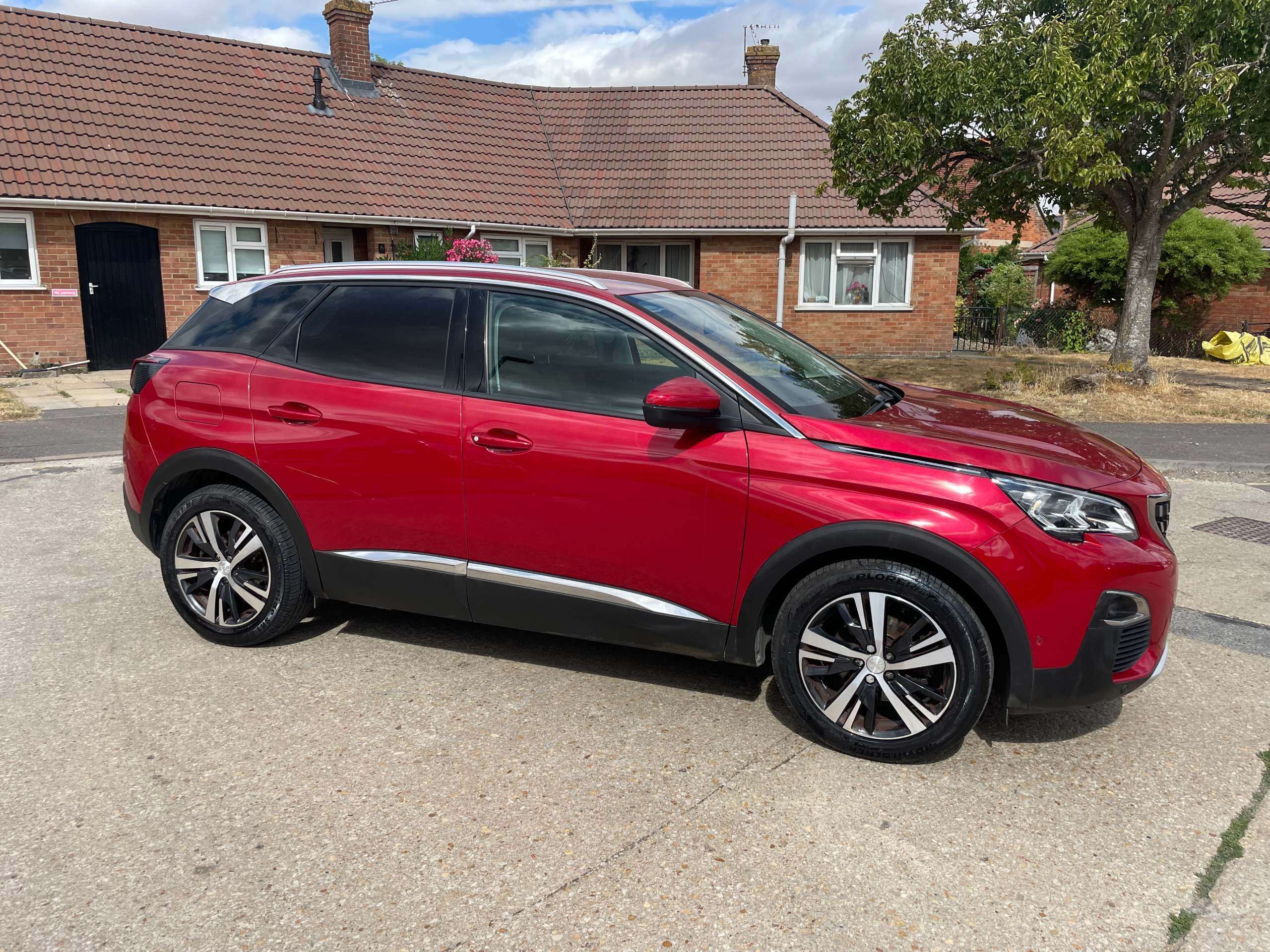 A 2018 PEUGEOT 3008 1.5 BlueHDi Allure SUV 5dr Diesel Manual Euro 6 (s/s) (130 ps) A 2018 PEUGEOT 3008 1.5 BlueHDi Allure SUV 5dr Diesel Manual Euro 6 (s/s) (130 ps)