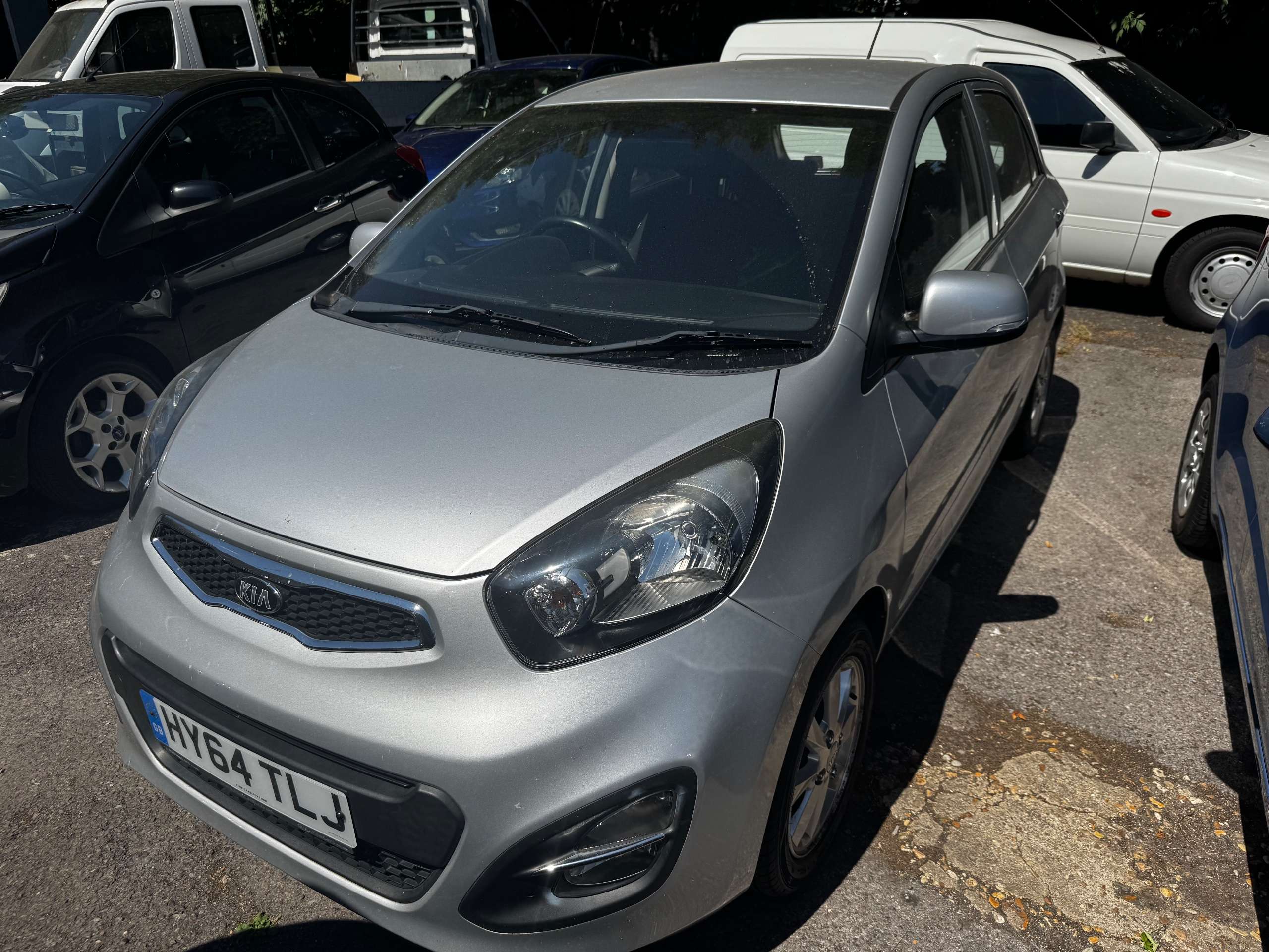 A 2014 KIA PICANTO 1.0 2 Hatchback 5dr Petrol Manual Euro 5 (68 bhp) A 2014 KIA PICANTO 1.0 2 Hatchback 5dr Petrol Manual Euro 5 (68 bhp)